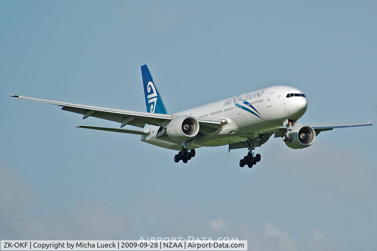 ZK-OKF, 2006 Boeing 777-219/ER C/N 34378, At Auckland