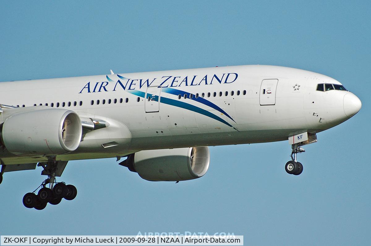 ZK-OKF, 2006 Boeing 777-219/ER C/N 34378, At Auckland