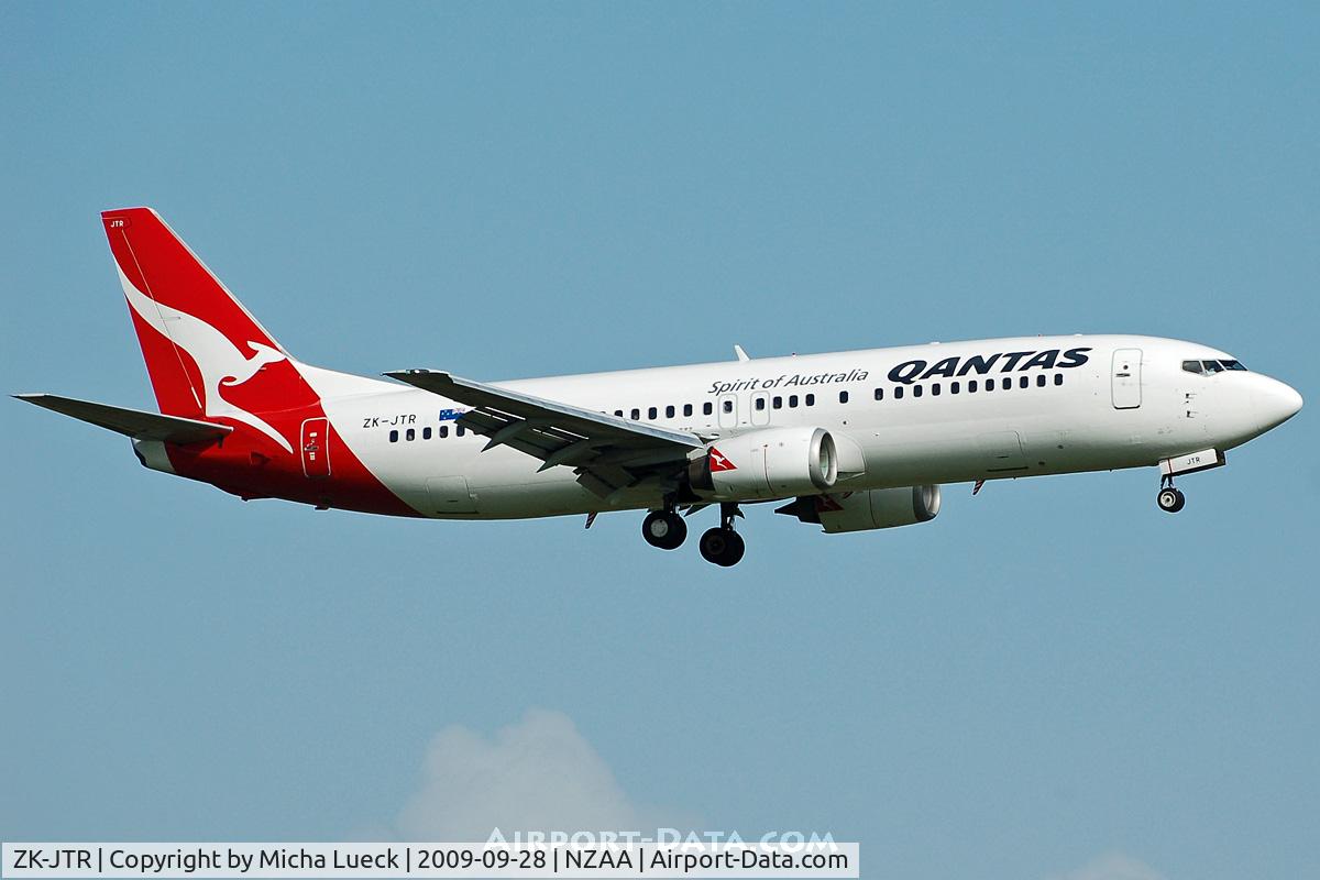 ZK-JTR, 1992 Boeing 737-476 C/N 24439, At Auckland