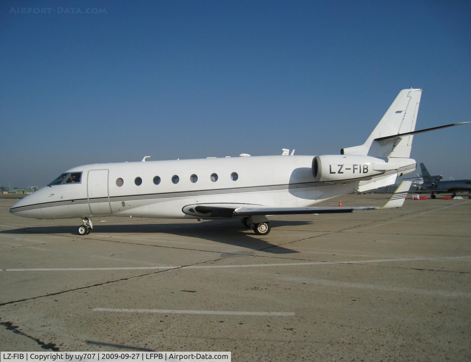 LZ-FIB, 1999 Israel Aircraft Industries IAI-1126 Galaxy C/N 011, Departing LBG business aviation apron