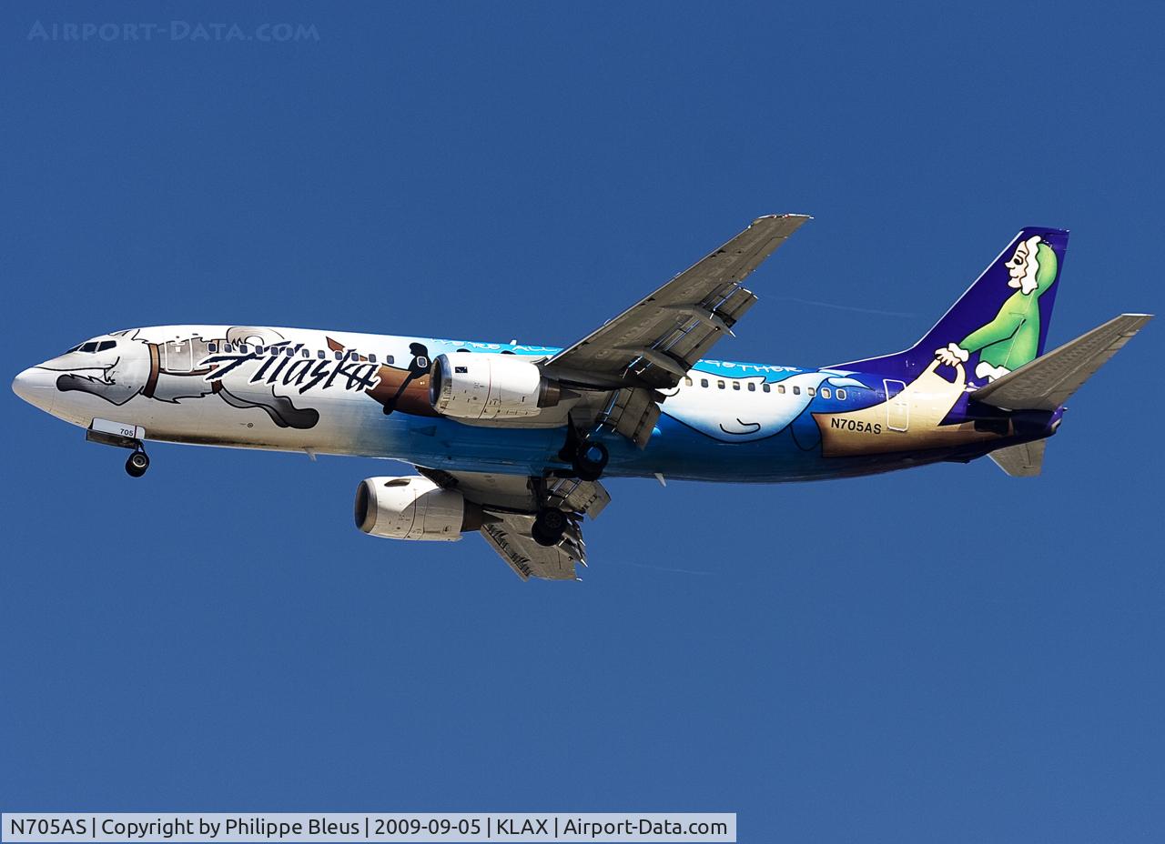 N705AS, 1998 Boeing 737-490 C/N 29318, Special scheme (the Spirit of Alaska Statehood) on short final rwy 24R.