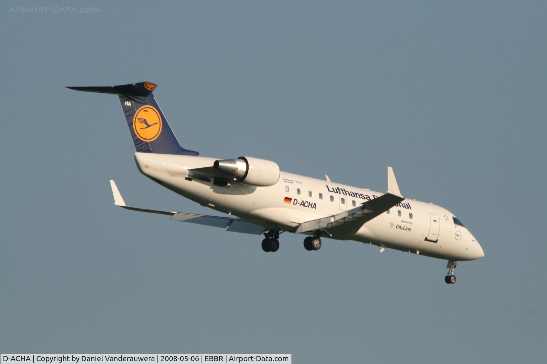 D-ACHA, 2000 Canadair CRJ-200LR (CL-600-2B19) C/N 7378, flight LH4630 is descending to rwy 02