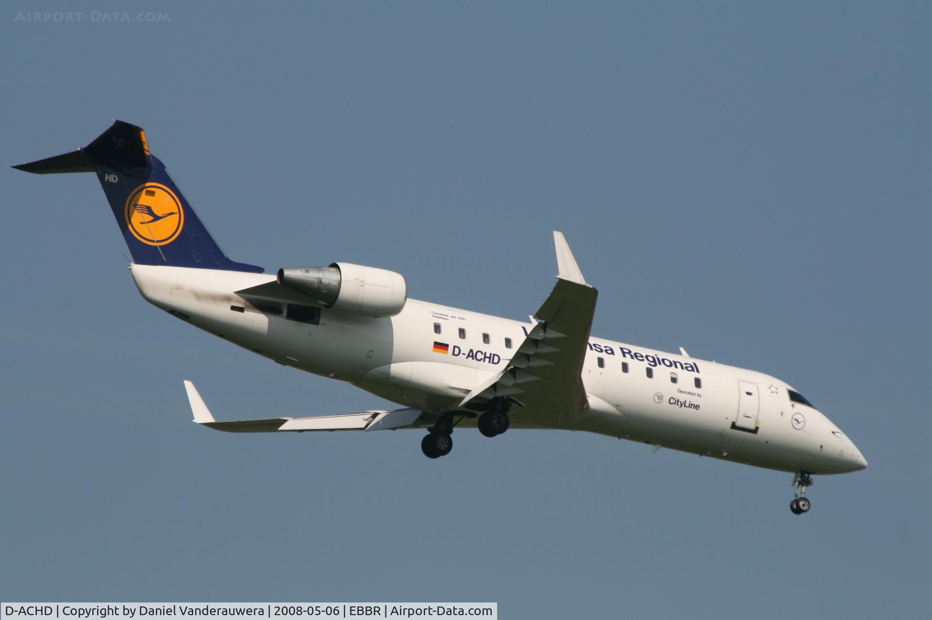D-ACHD, 2000 Canadair CRJ-200LR (CL-600-2B19) C/N 7403, flight LH4632 is descending to rwy 02