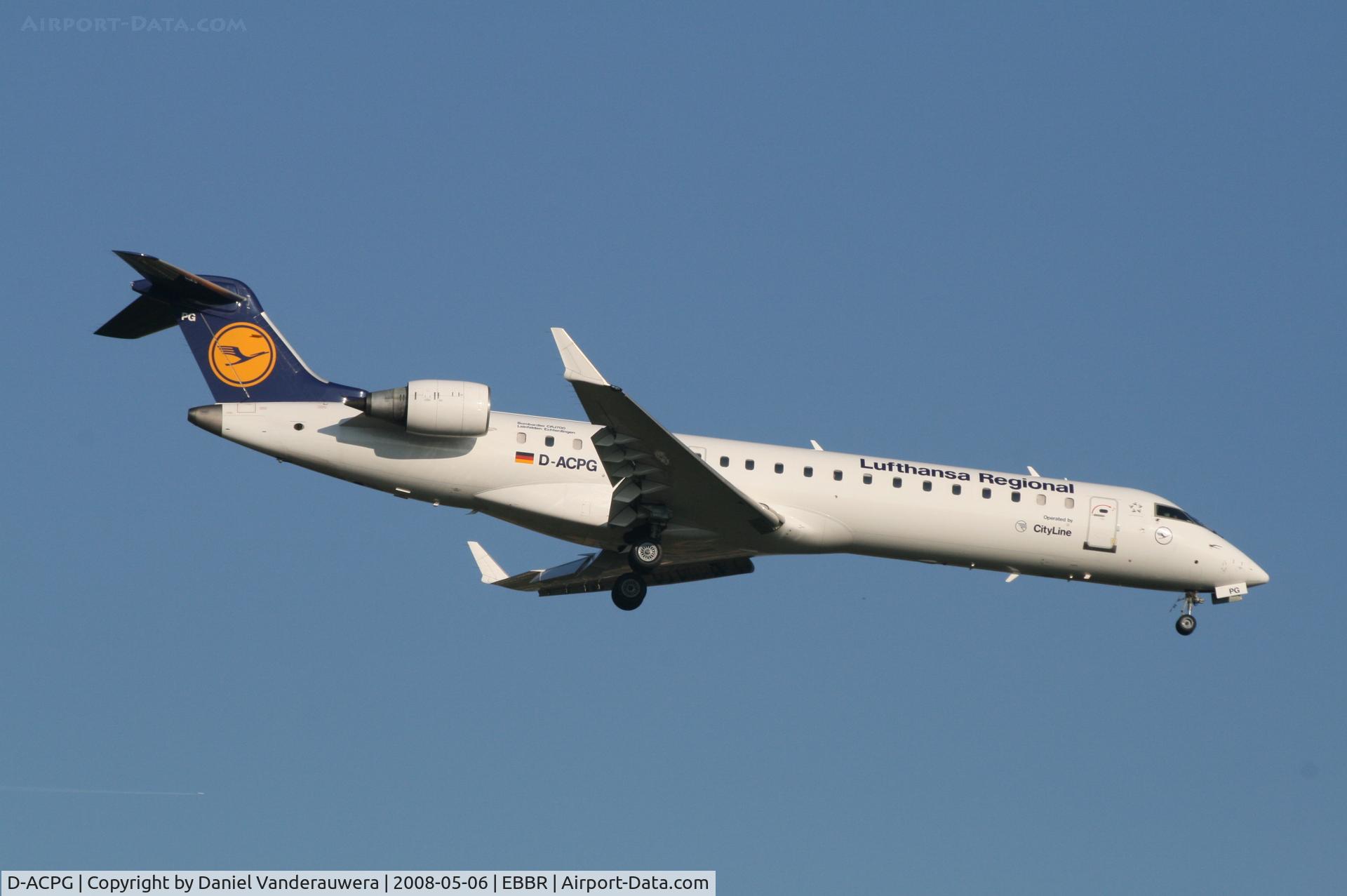 D-ACPG, 2002 Canadair CRJ-701ER (CL-600-2C10) Regional Jet C/N 10034, flight LH4600 is descending to rwy 02