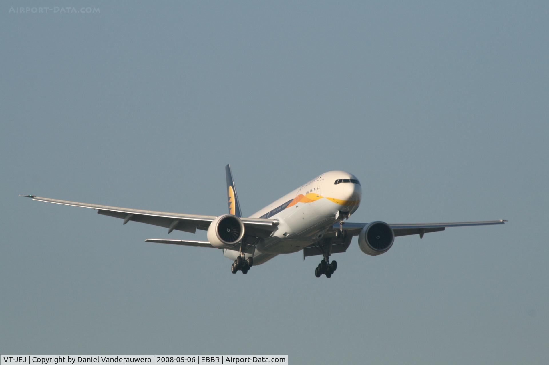 VT-JEJ, 2007 Boeing 777-35R/ER C/N 35161, arrival of flight 9W230 to rwy 02