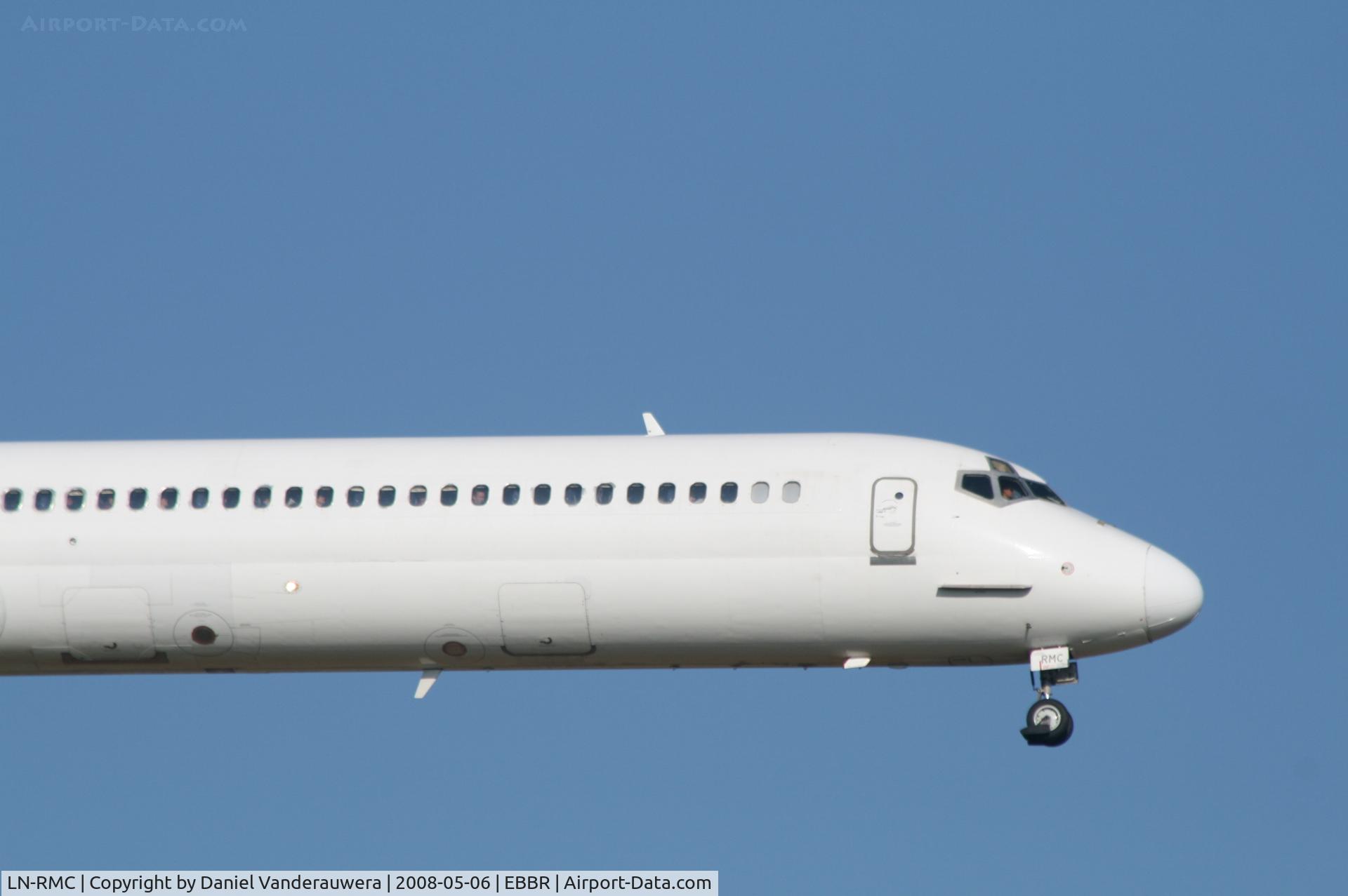 LN-RMC, 1989 McDonnell Douglas MD-82 (DC-9-82) C/N 49909, descending to rwy 02