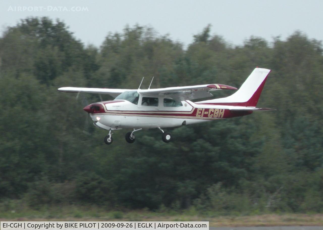 EI-CGH, Cessna 210N Centurion C/N 21063524, ABOUT TO ARRIVE ON RWY 25