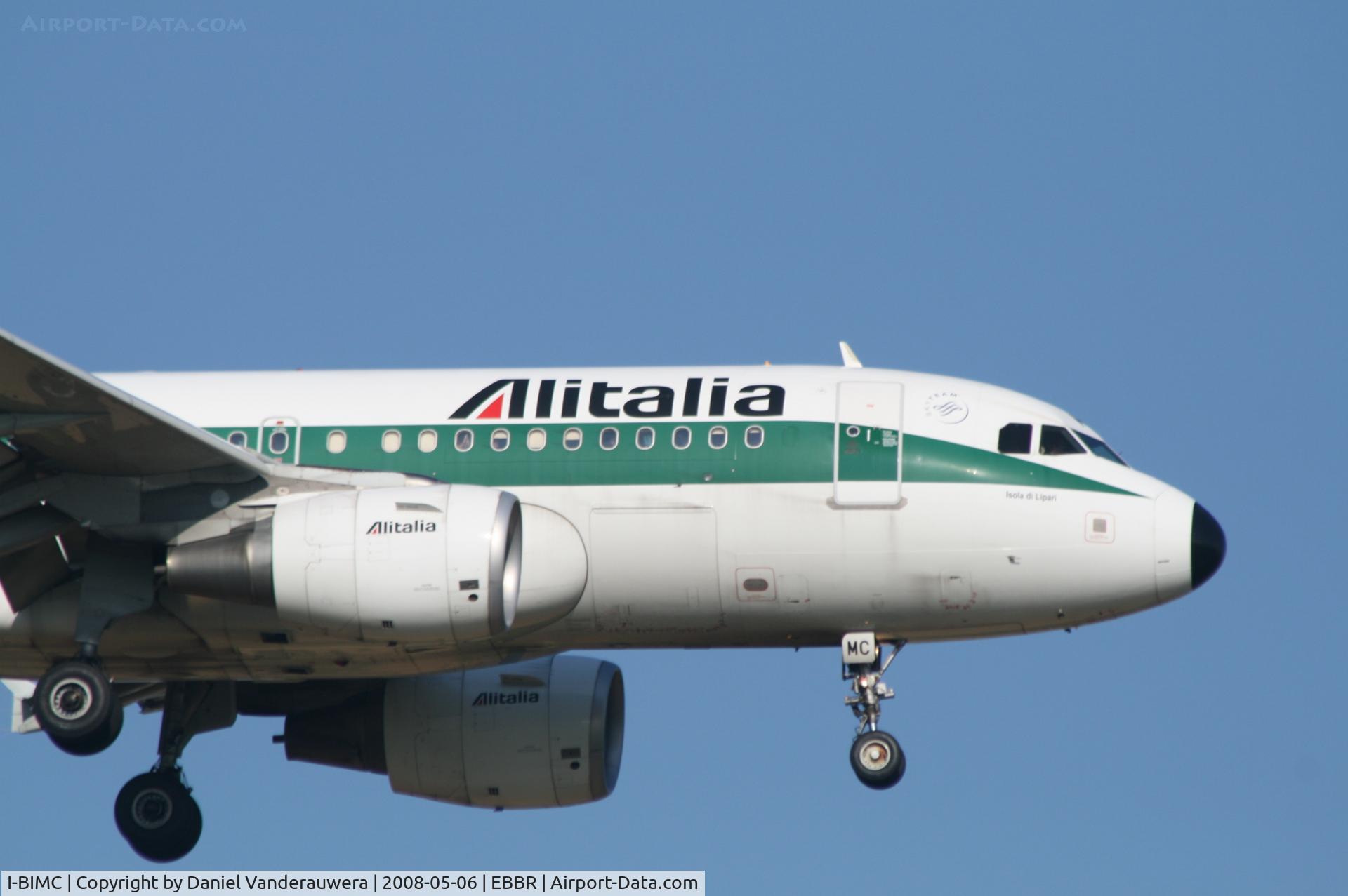 I-BIMC, 2003 Airbus A319-112 C/N 2057, flight AZ148 is descending to rwy 02