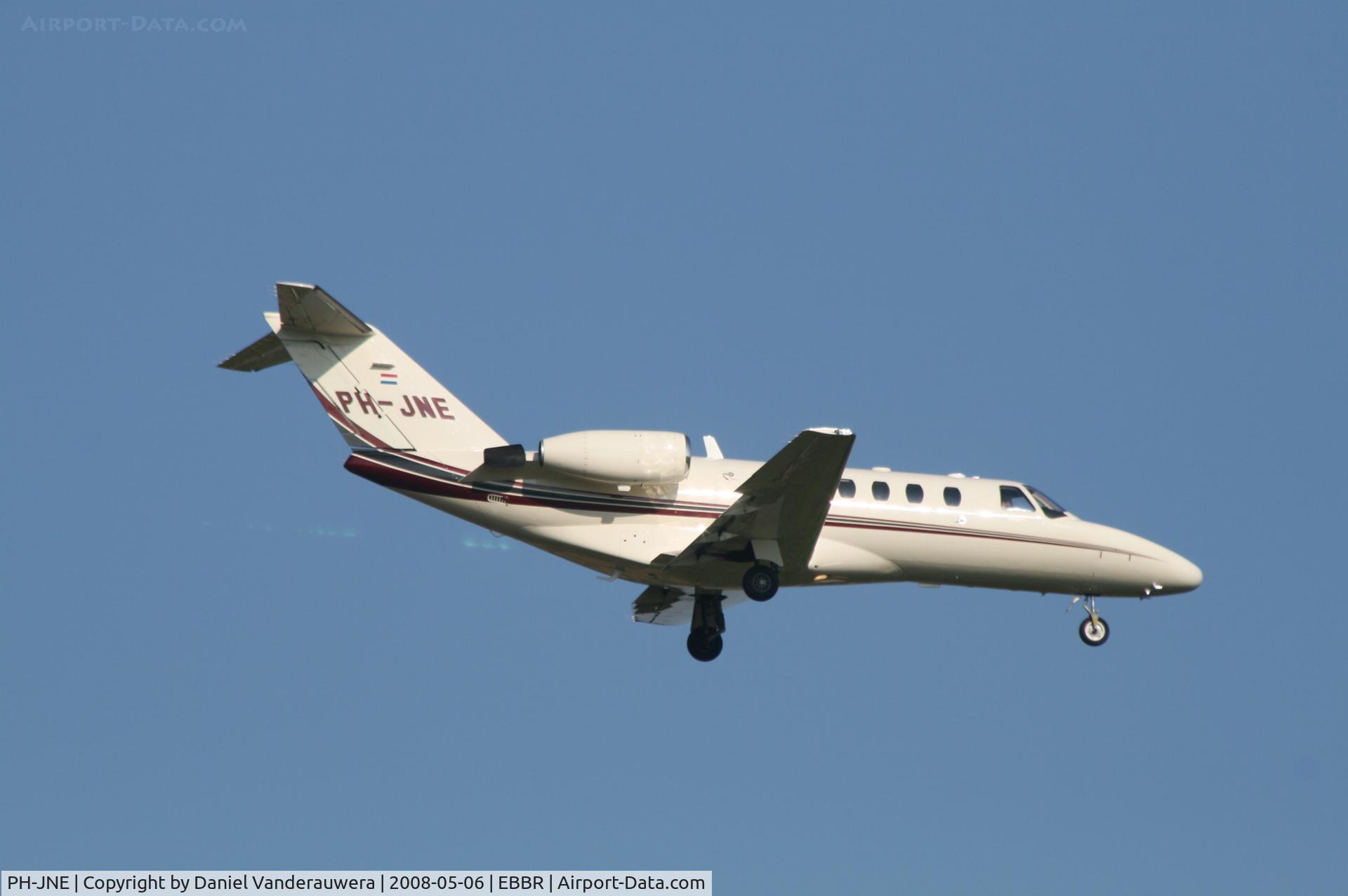 PH-JNE, 2005 Cessna 525A CitationJet CJ2 C/N 525A-0242, descending to rwy 02