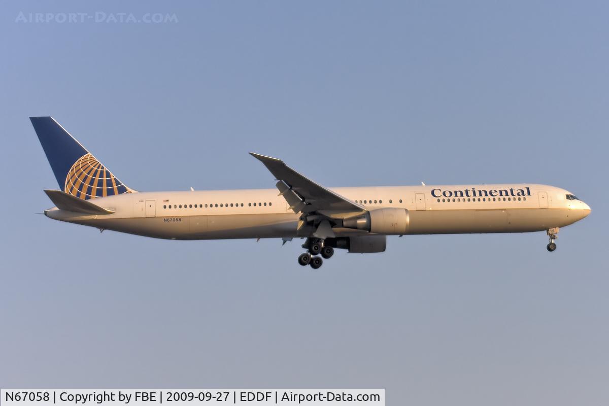 N67058, 2002 Boeing 767-424/ER C/N 29453, moments before the end of another atlantic crossing