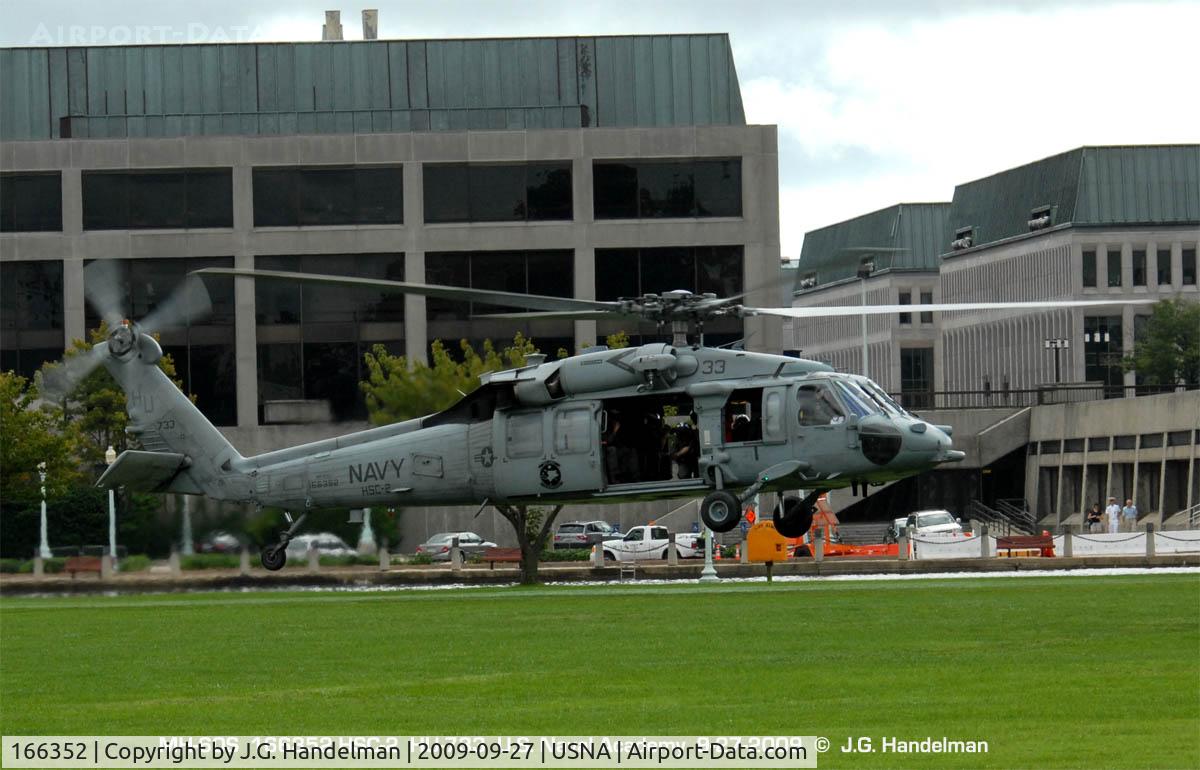 166352, Sikorsky MH-60S Knighthawk C/N 70-2947, lift off at U.S. Naval Academy  Annapolis MD 9-27-09