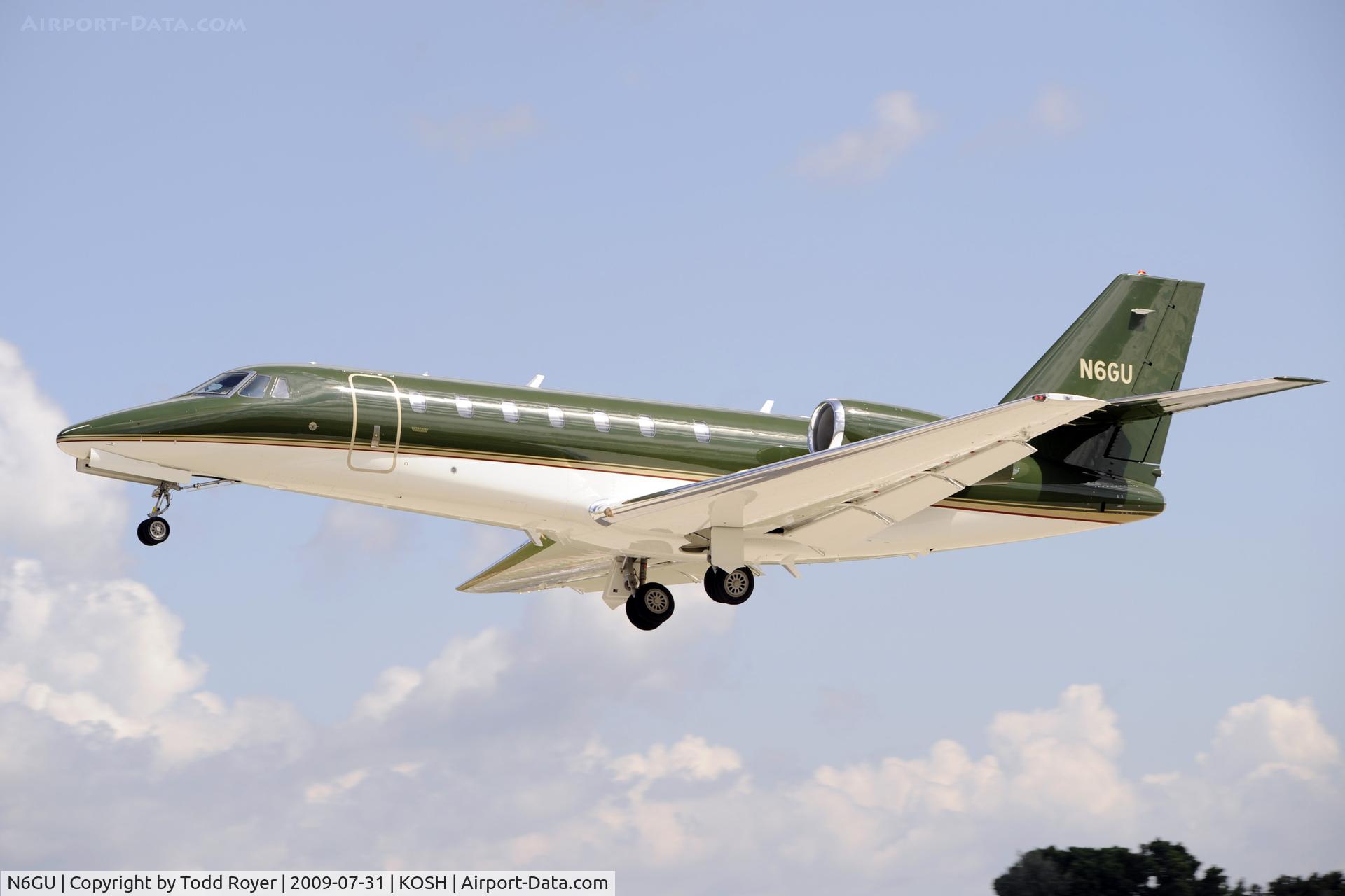 N6GU, 2009 Cessna 680 Citation Sovereign C/N 680-0268, Departing OSH on 27
