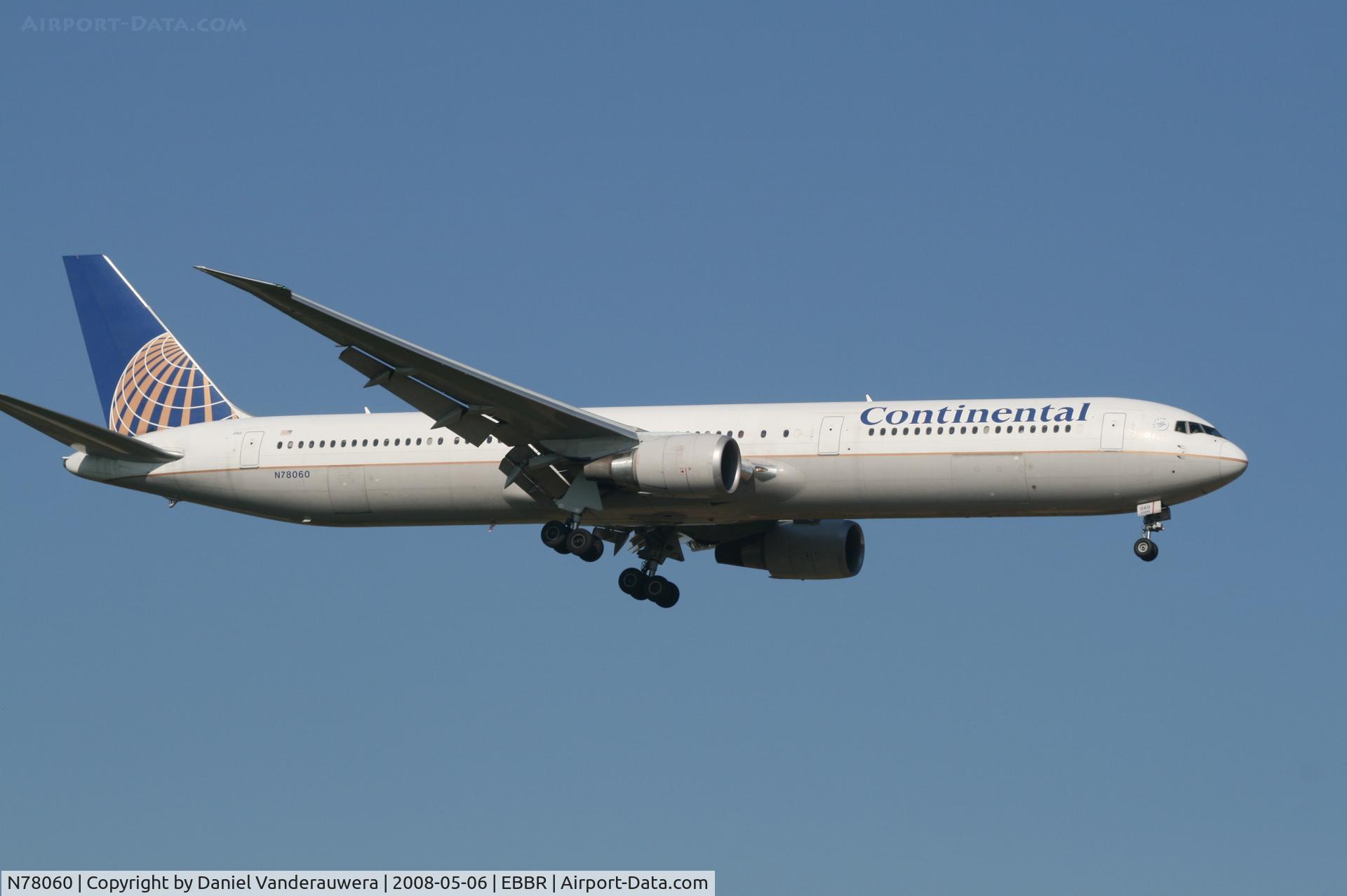 N78060, 2002 Boeing 767-424/ER C/N 29455, arrival of flight CO060 to rwy 02