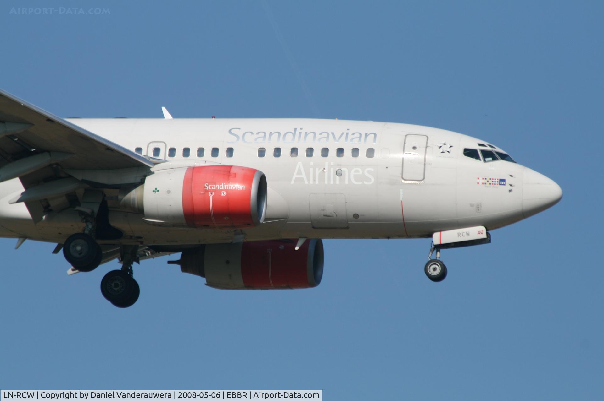 LN-RCW, 1999 Boeing 737-683 C/N 28308, arrival of flight SK4743 to rwy 02