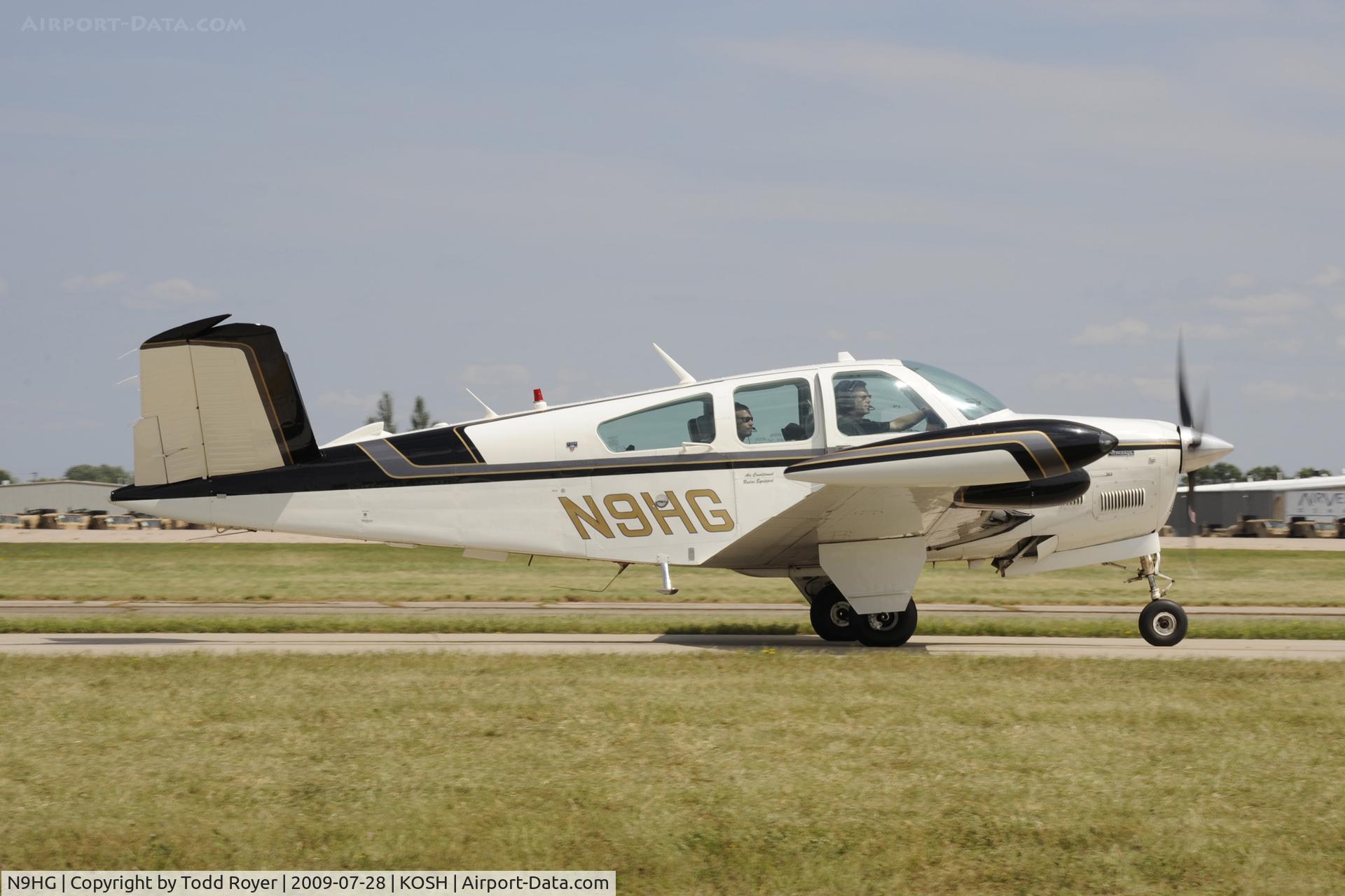 N9HG, 1979 Beech V35B Bonanza C/N D-10244, Taxi to parking
