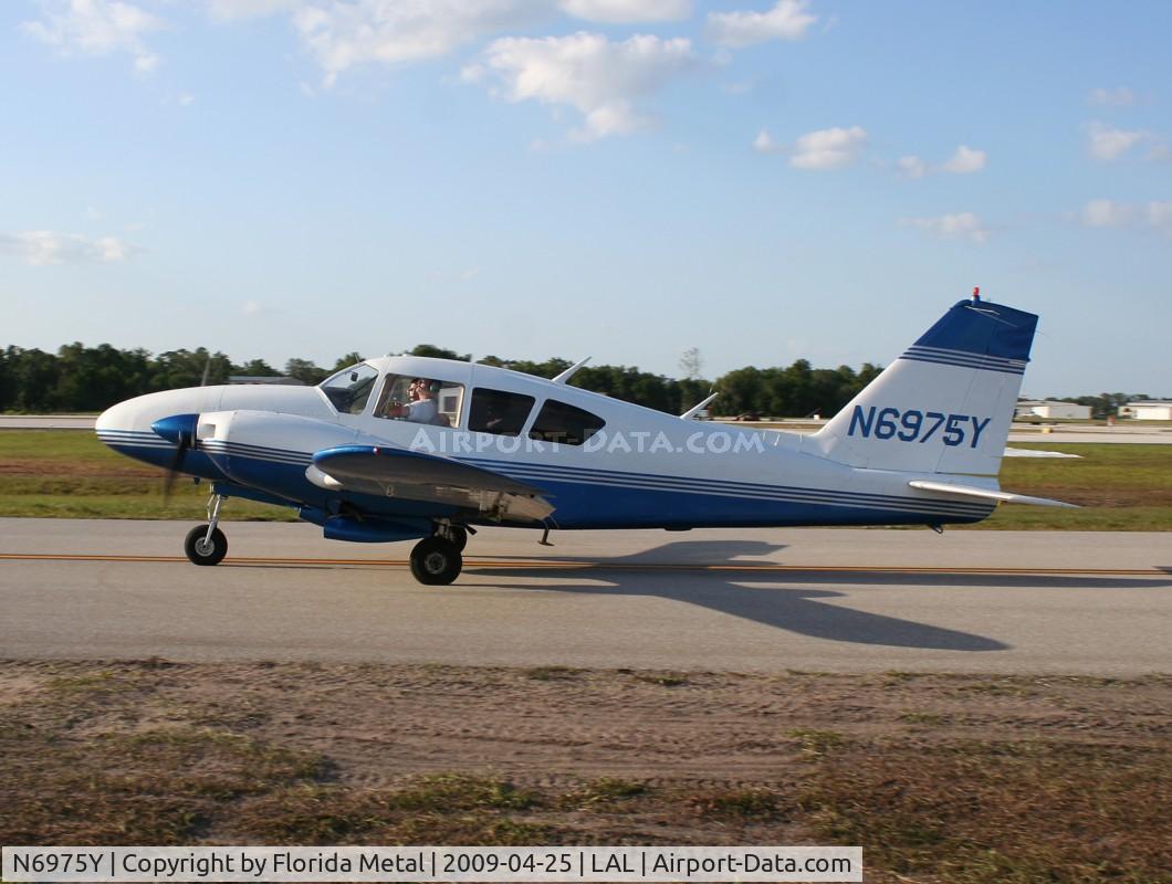N6975Y, 1969 Piper PA-23-250 C/N 27-4342, Piper PA-23-250