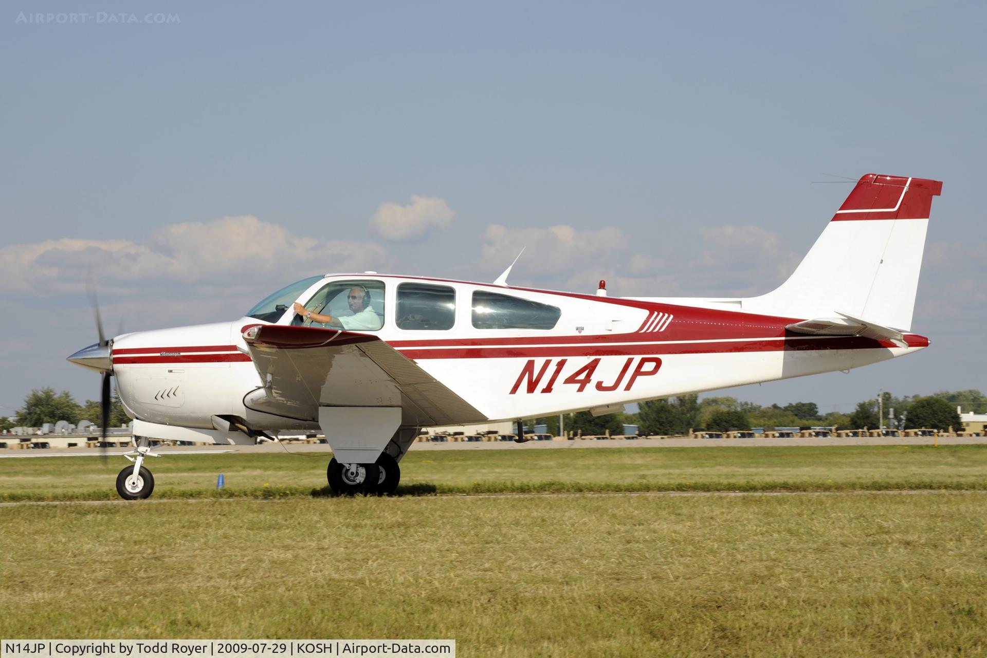 N14JP, 1986 Beech F33C Bonanza C/N CJ-177, Taxi to parking