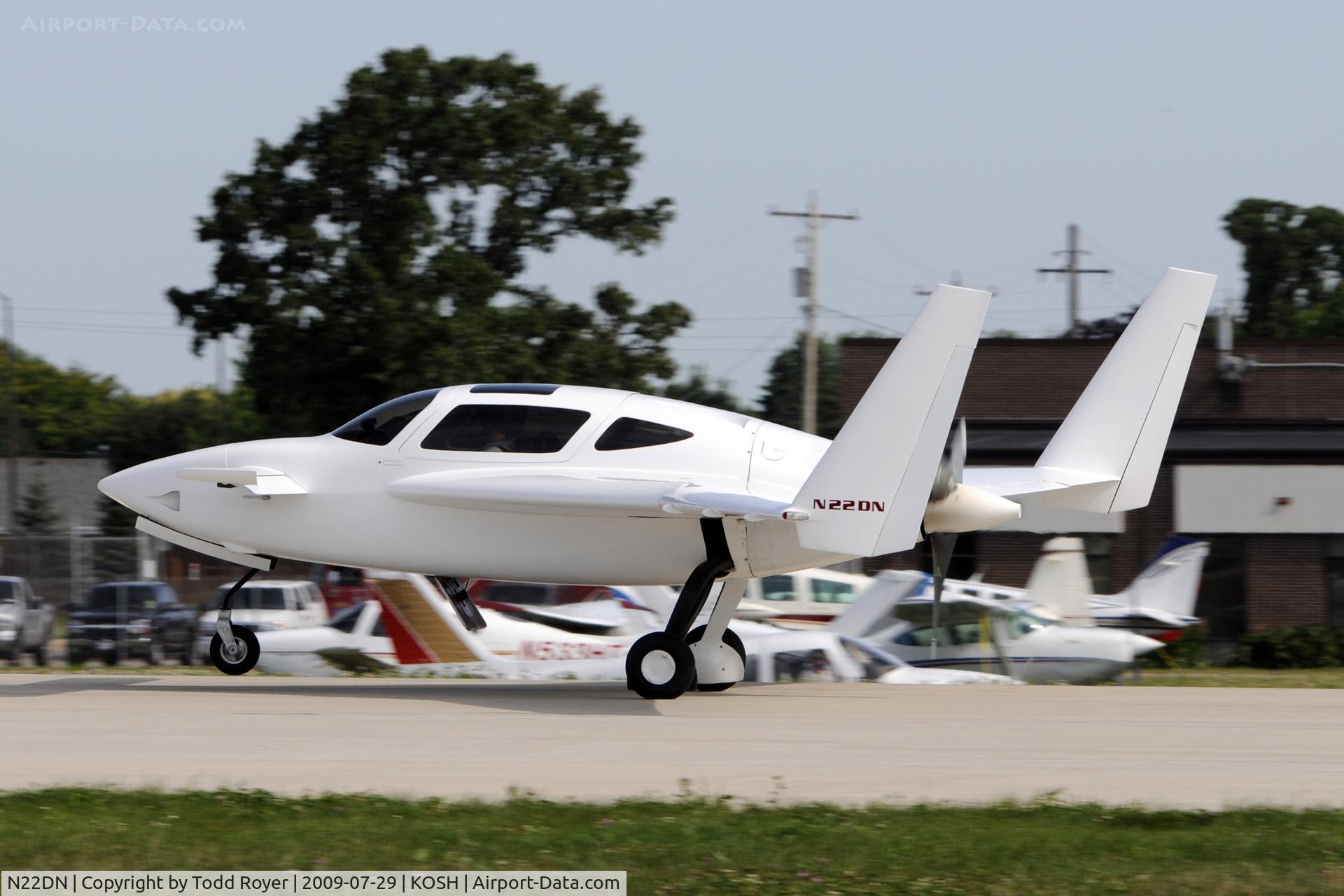 N22DN, 1997 Velocity Velocity RG C/N DMO141, Departing OSH on 27