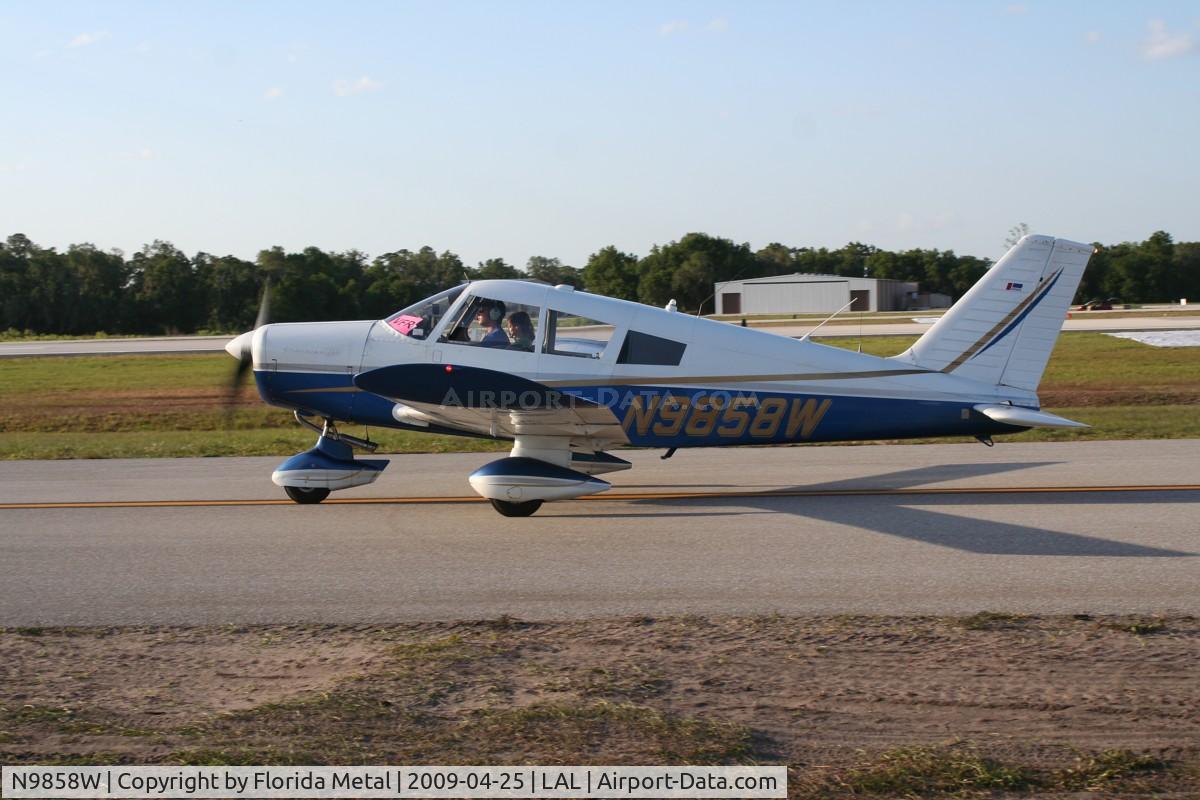 N9858W, 1967 Piper PA-28-140 C/N 28-23372, Piper PA-28-140