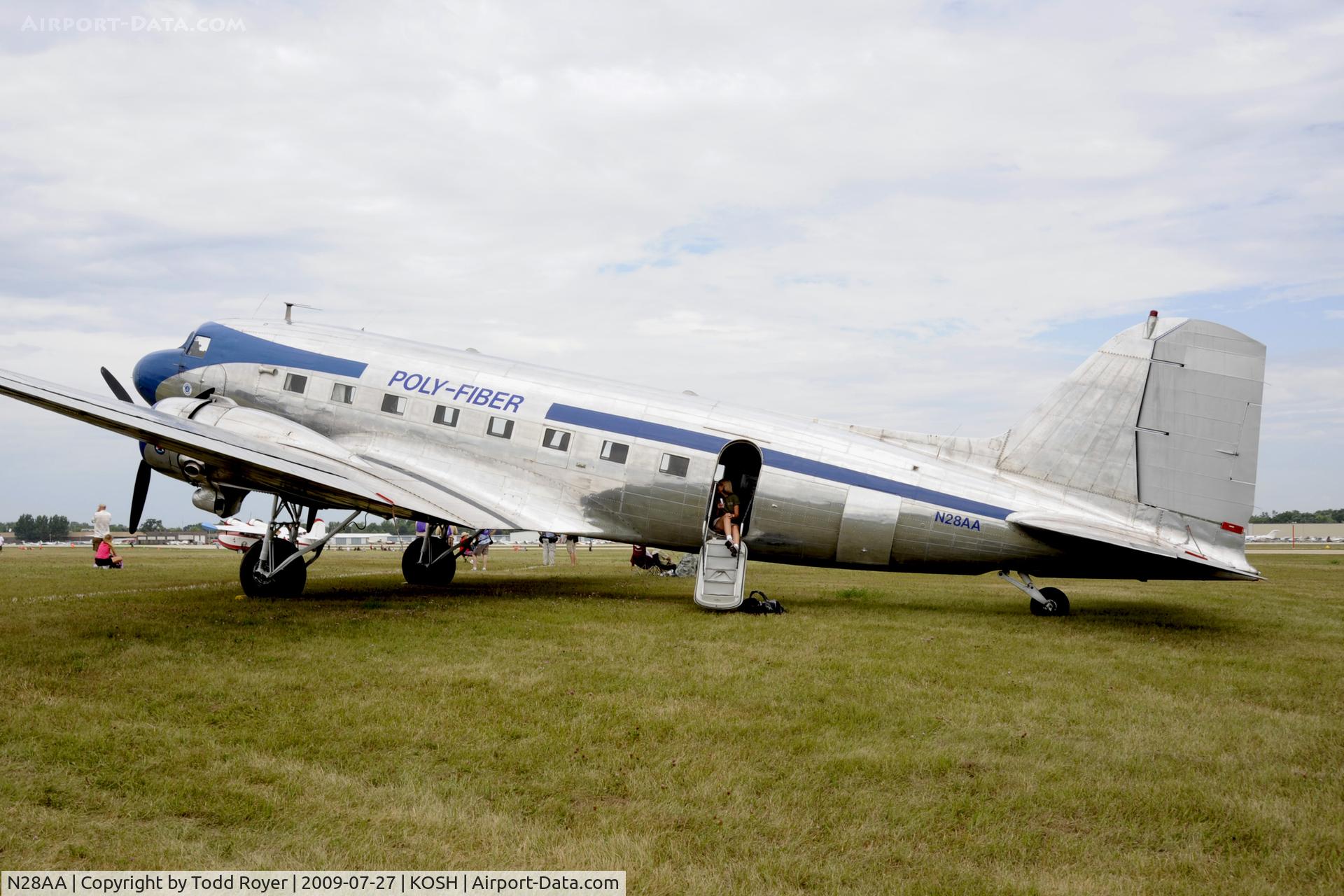 N28AA, 1940 Douglas DC-3A C/N 2239, Oshkosh EAA Fly-in 2009