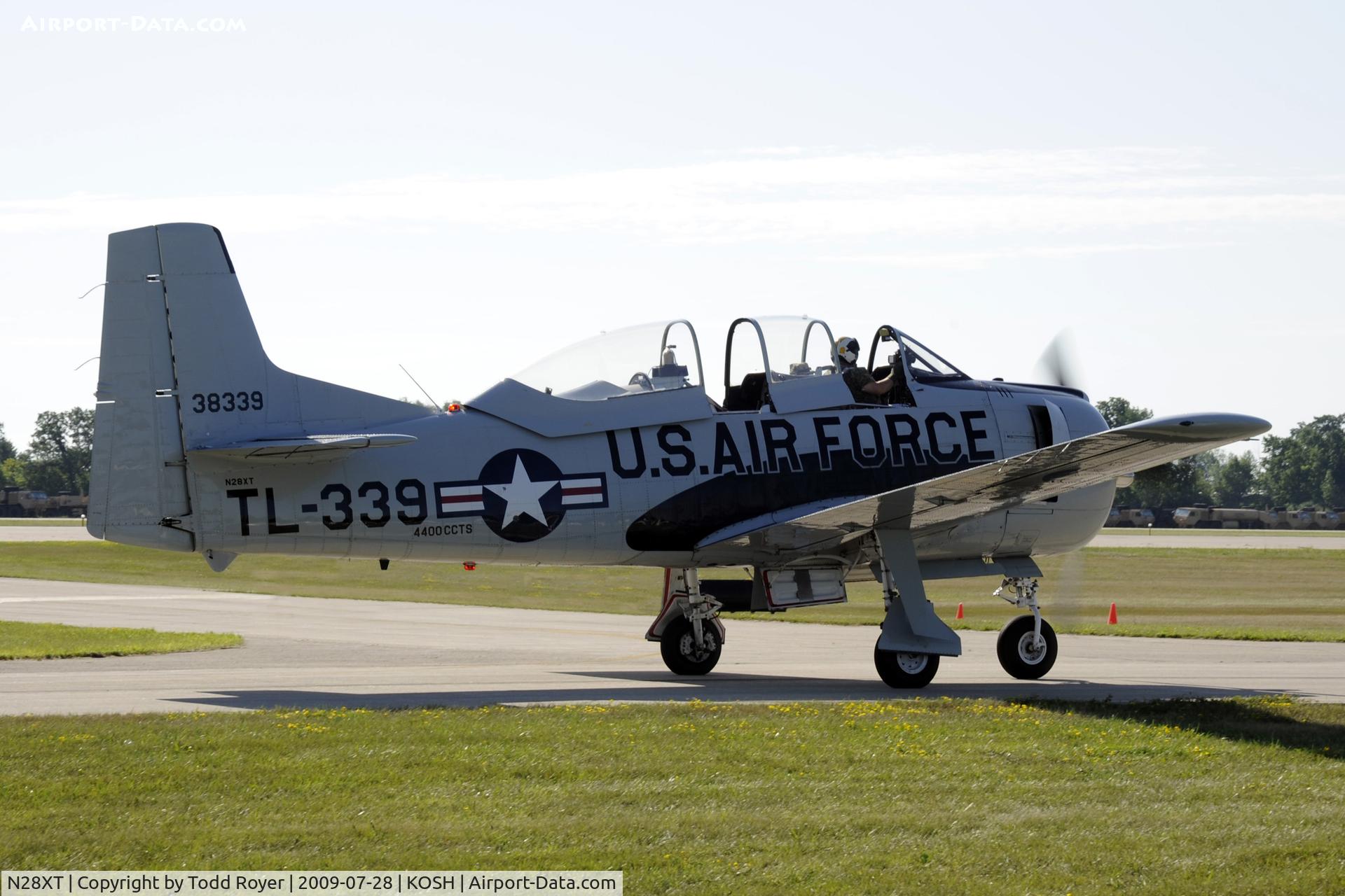 N28XT, 1958 North American T-28B Trojan C/N 200-410 (138339), Taxi for departure