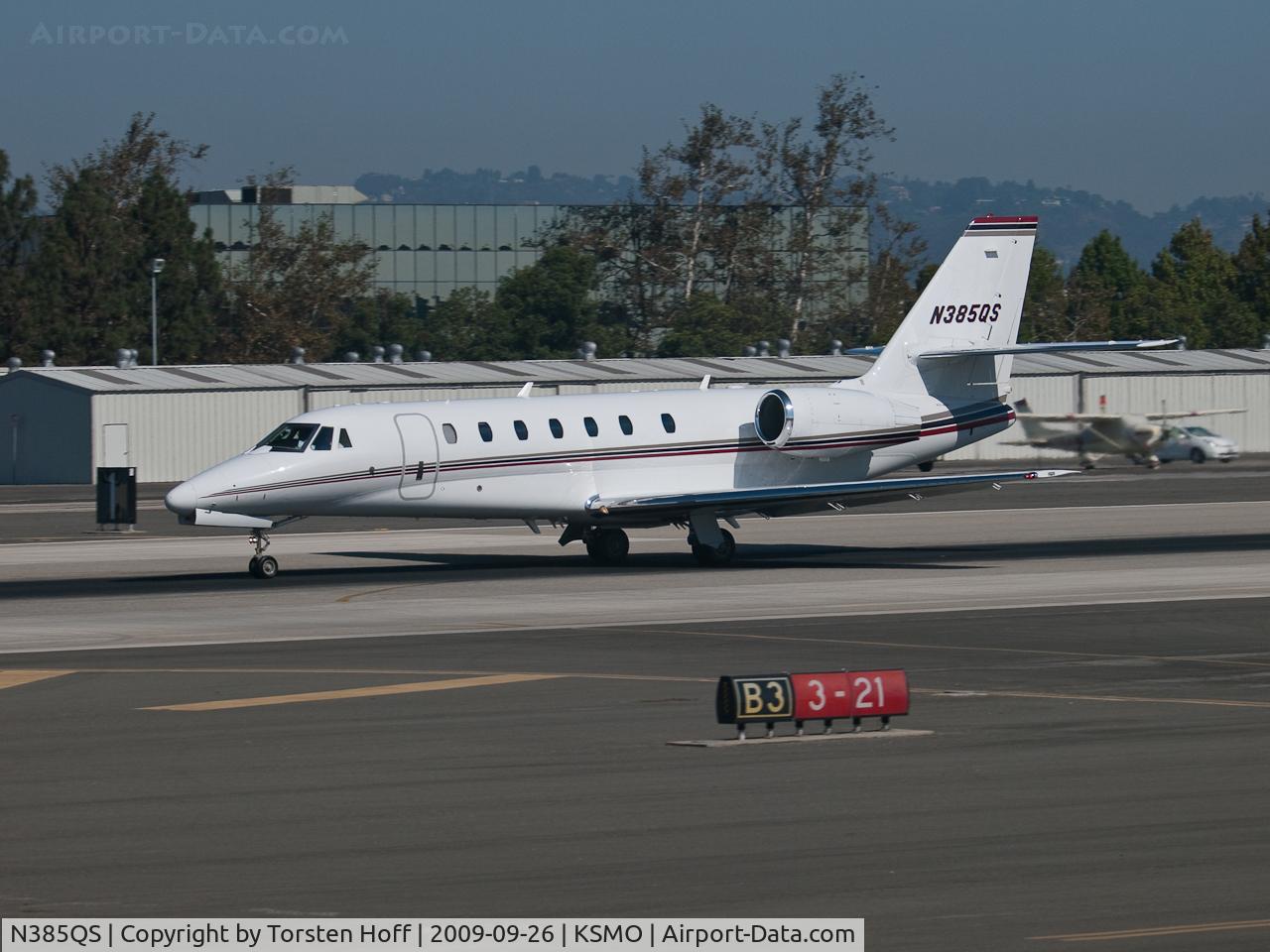 N385QS, 2006 Cessna 680 Citation Sovereign C/N 680-0115, N385QS departing from RWY 21