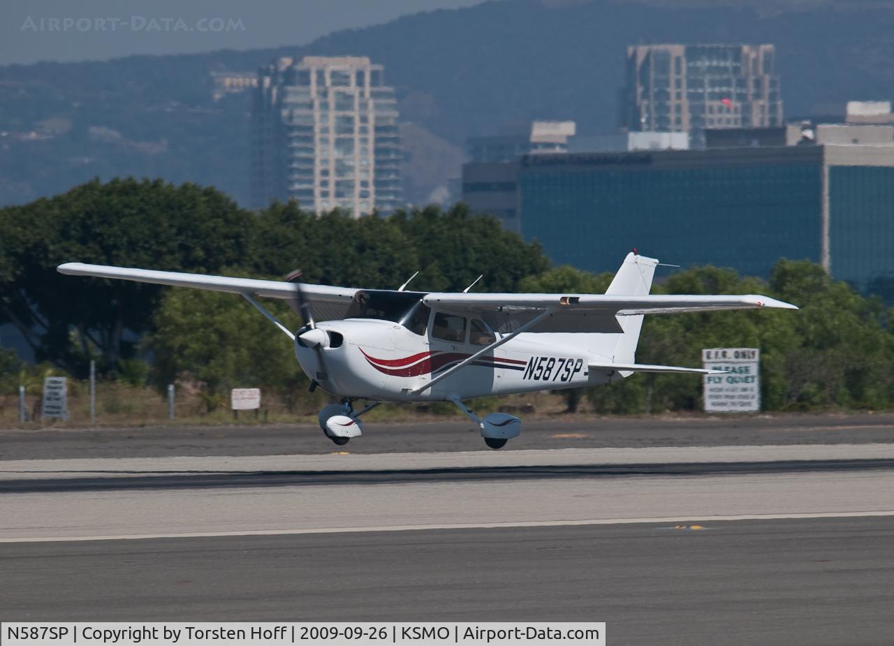 N587SP, 2000 Cessna 172S C/N 172S8518, N587SP arriving on RWY 21