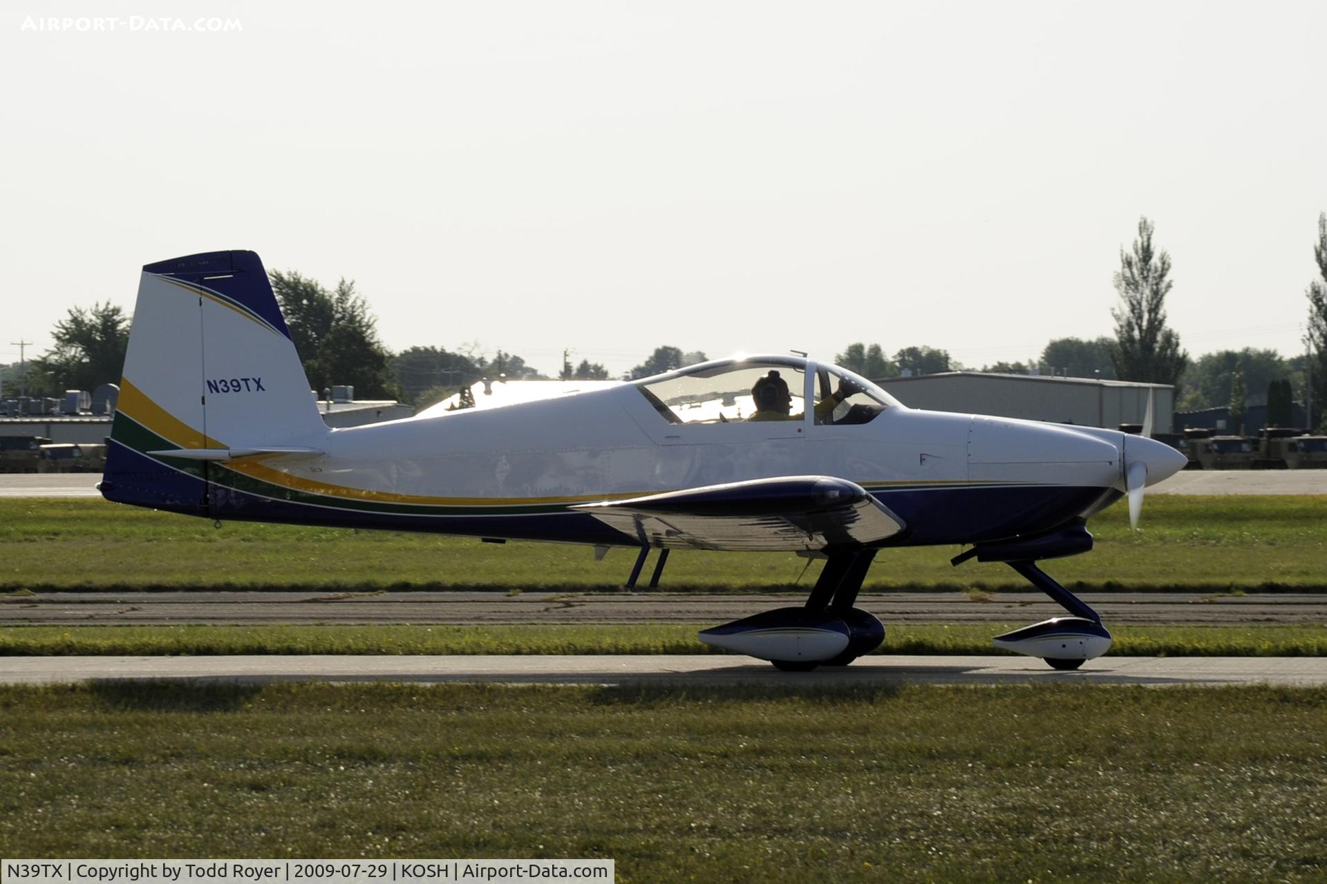 N39TX, 2004 Vans RV-7A C/N 70323, Taxi for departure
