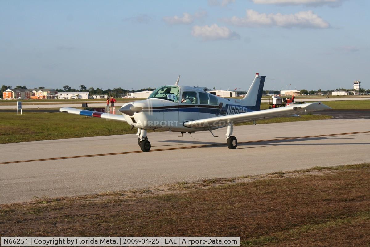 N66251, 1979 Beech C23 Sundowner 180 C/N M-2178, Beech C23