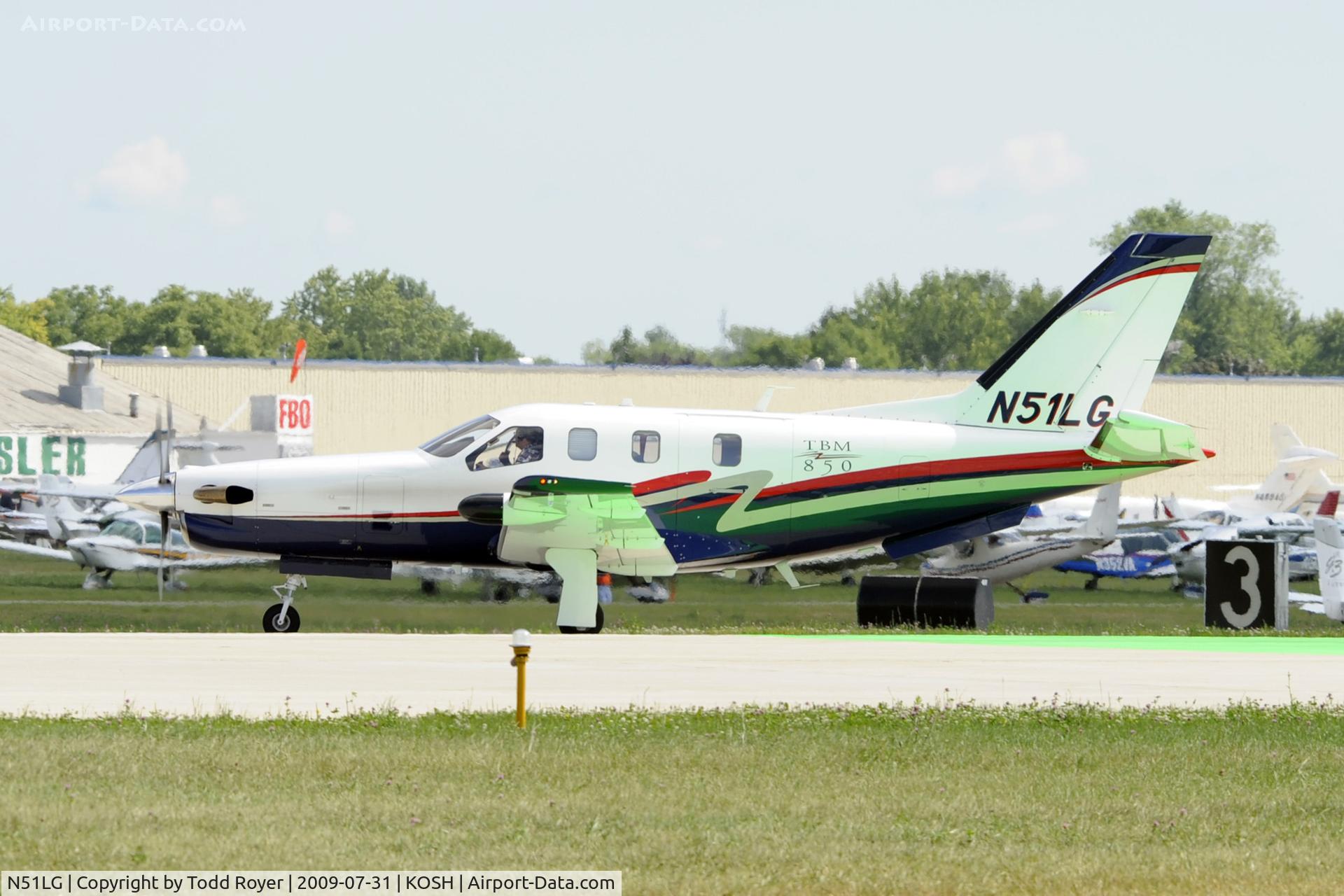 N51LG, 2007 Socata TBM-700 C/N 423, Taxi to parking