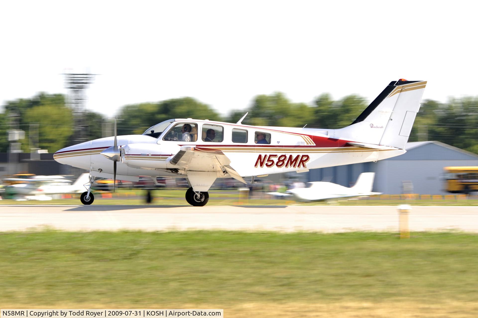 N58MR, 1982 Beech 58 Baron C/N TH-1337, Landing 27 at OSH