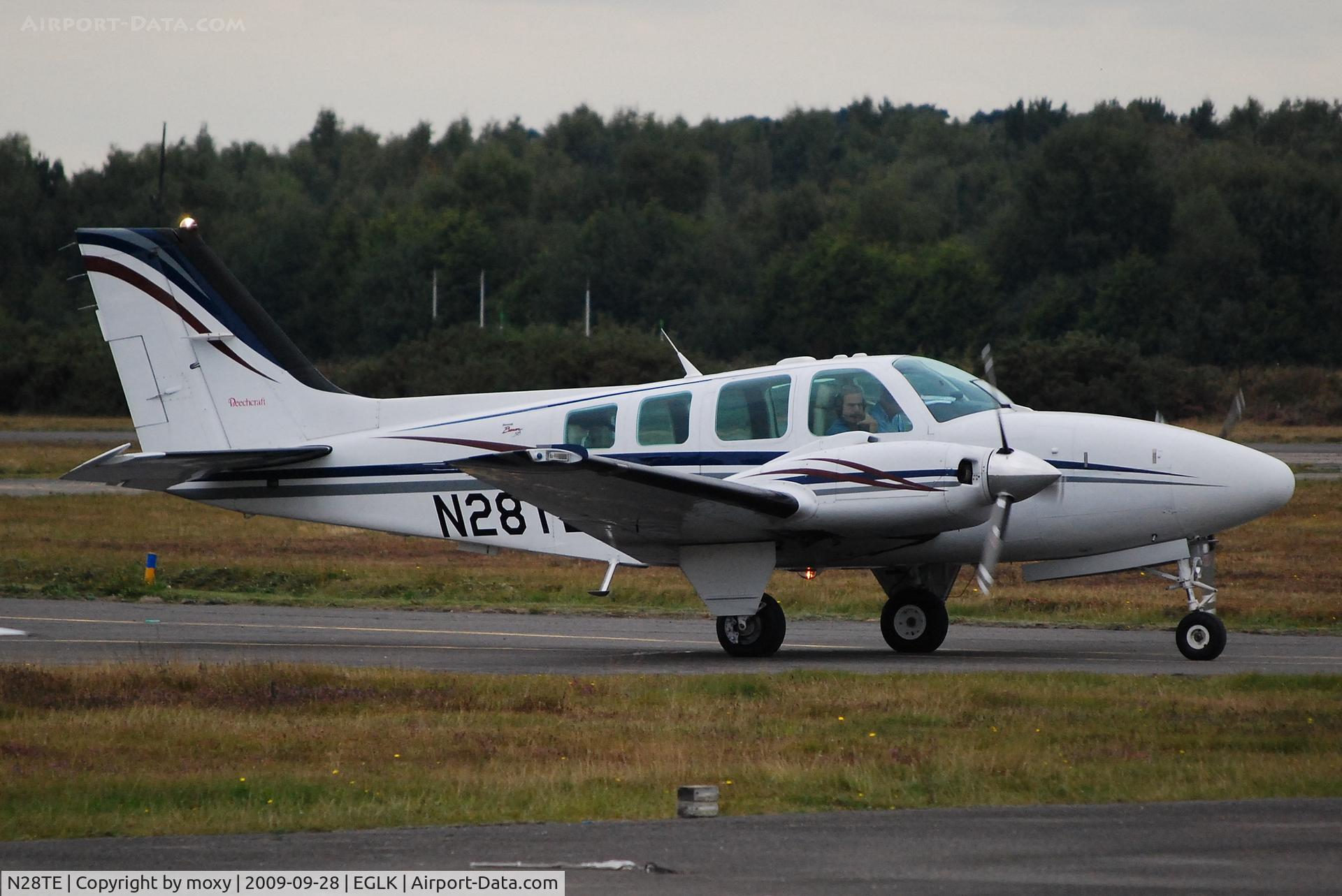 N28TE, 2000 Raytheon Aircraft Company 58 C/N TH-1951, Beech 58 at Blackbushe
