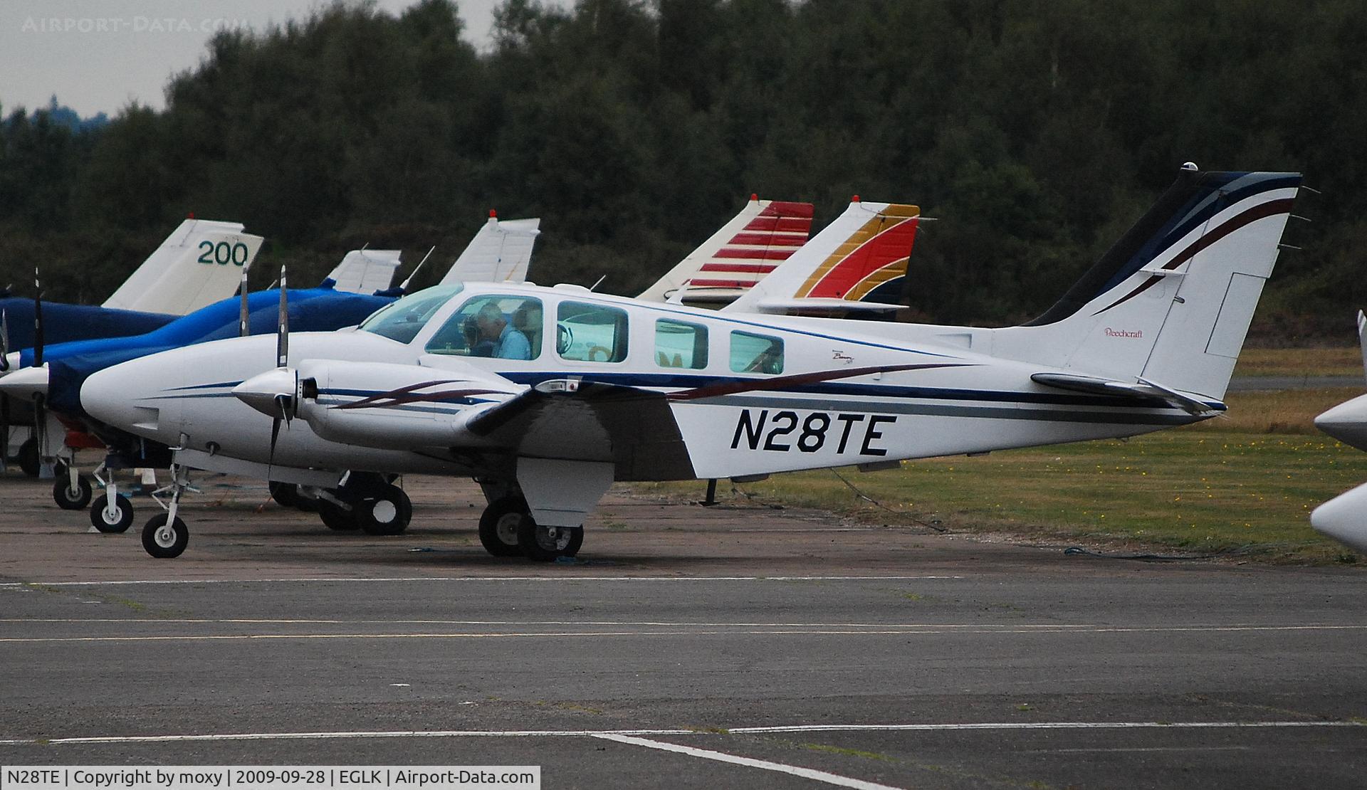 N28TE, 2000 Raytheon Aircraft Company 58 C/N TH-1951, Beech 58 at Blackbushe