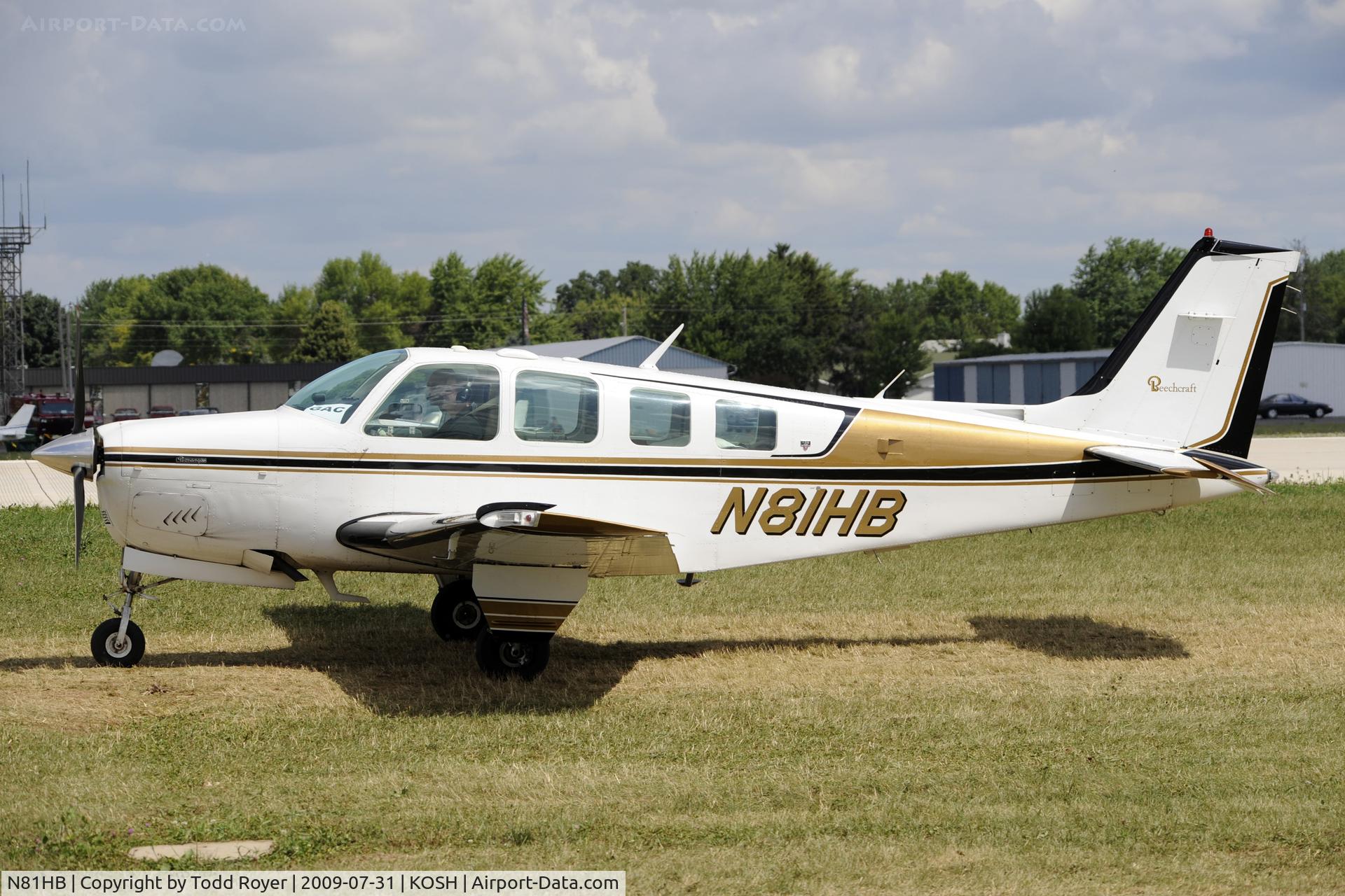 N81HB, 1981 Beech A36 Bonanza 36 C/N E-1902, Taxi to parking