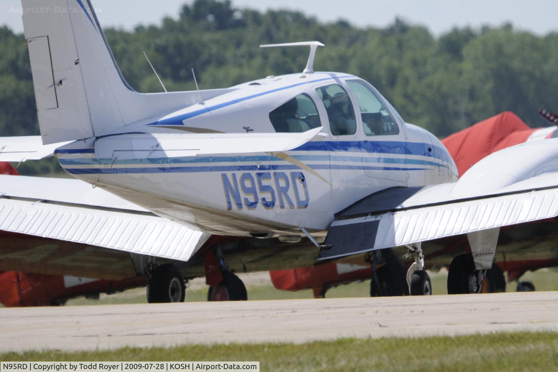 N95RD, 1965 Beech 95-B55 Baron Baron C/N TC-827, Taxi to parking