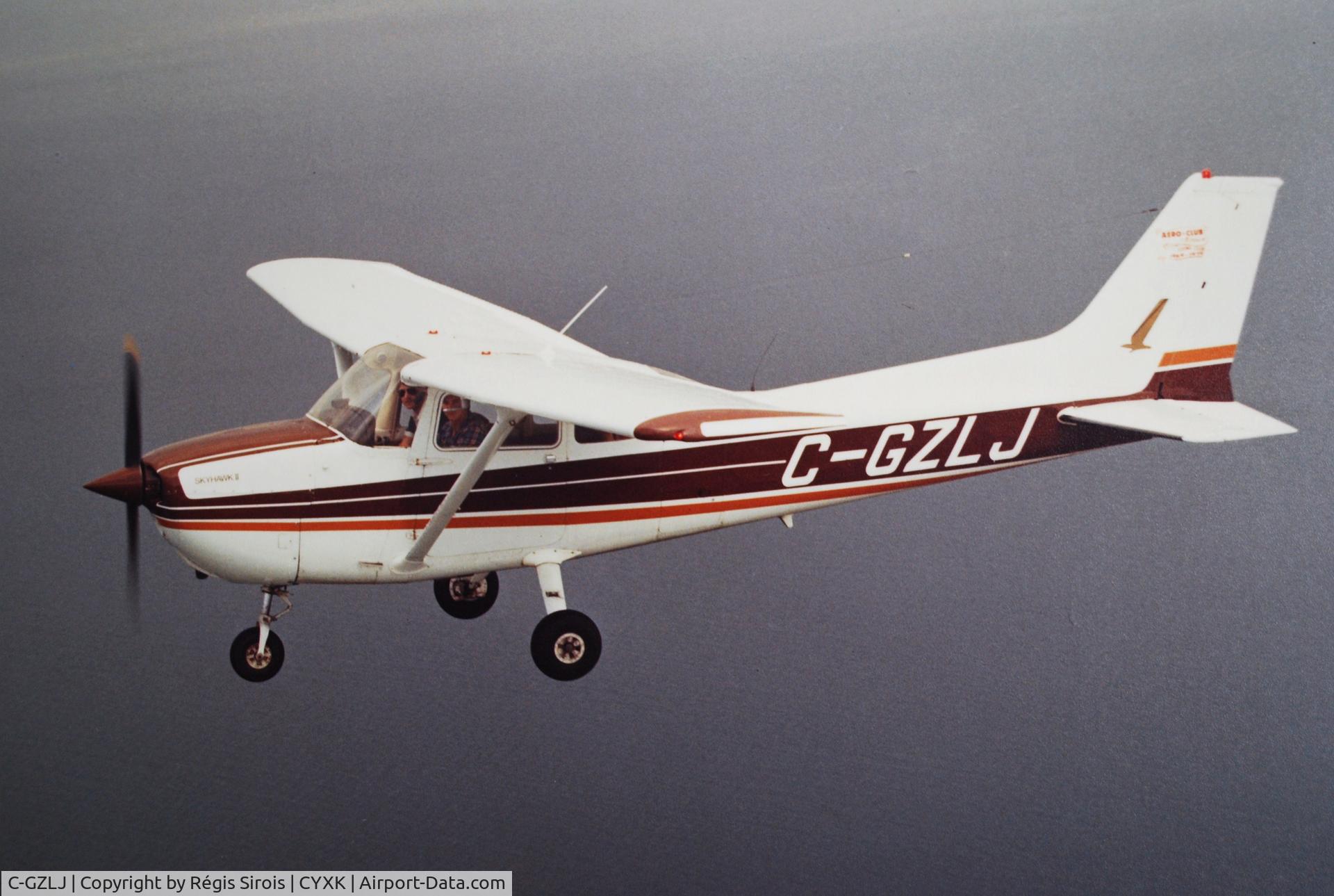 C-GZLJ, 1977 Cessna 172N C/N 17269614, 1200Ft Over the St-Lawrence River near Rimouski