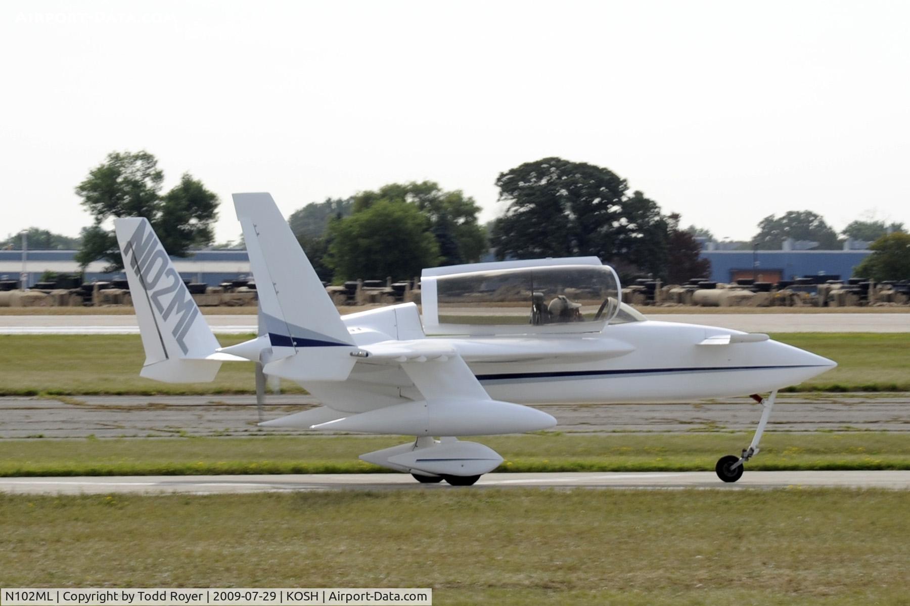N102ML, 2000 Rutan Long-EZ C/N 001 (N102ML), Taxi for departure