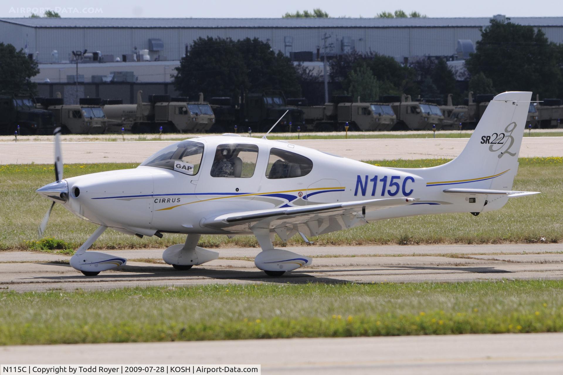 N115C, 2005 Cirrus SR22 G2 C/N 1279, Taxi to parking