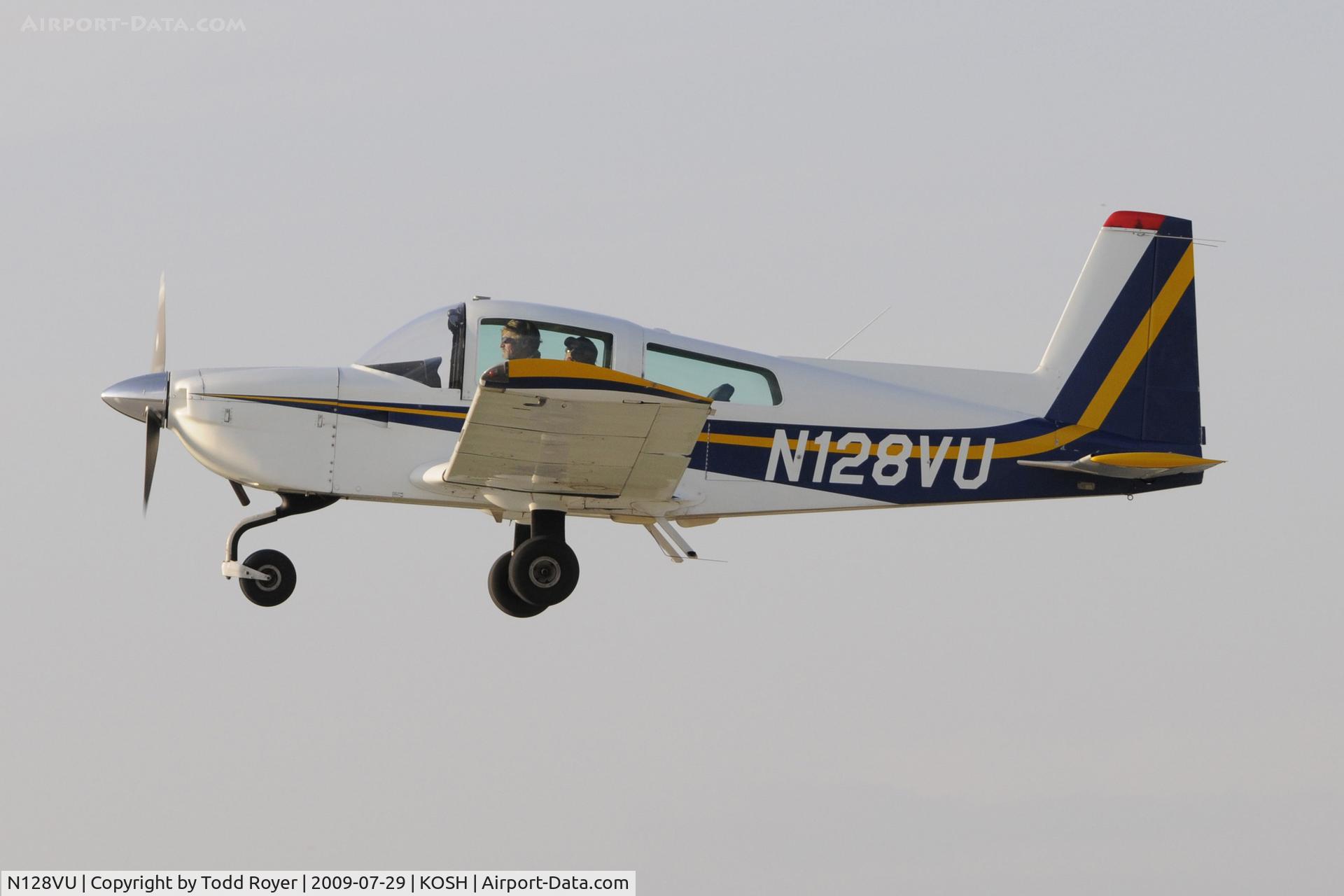 N128VU, 1991 American General AG-5B Tiger C/N 10067, Departing OSH on 27