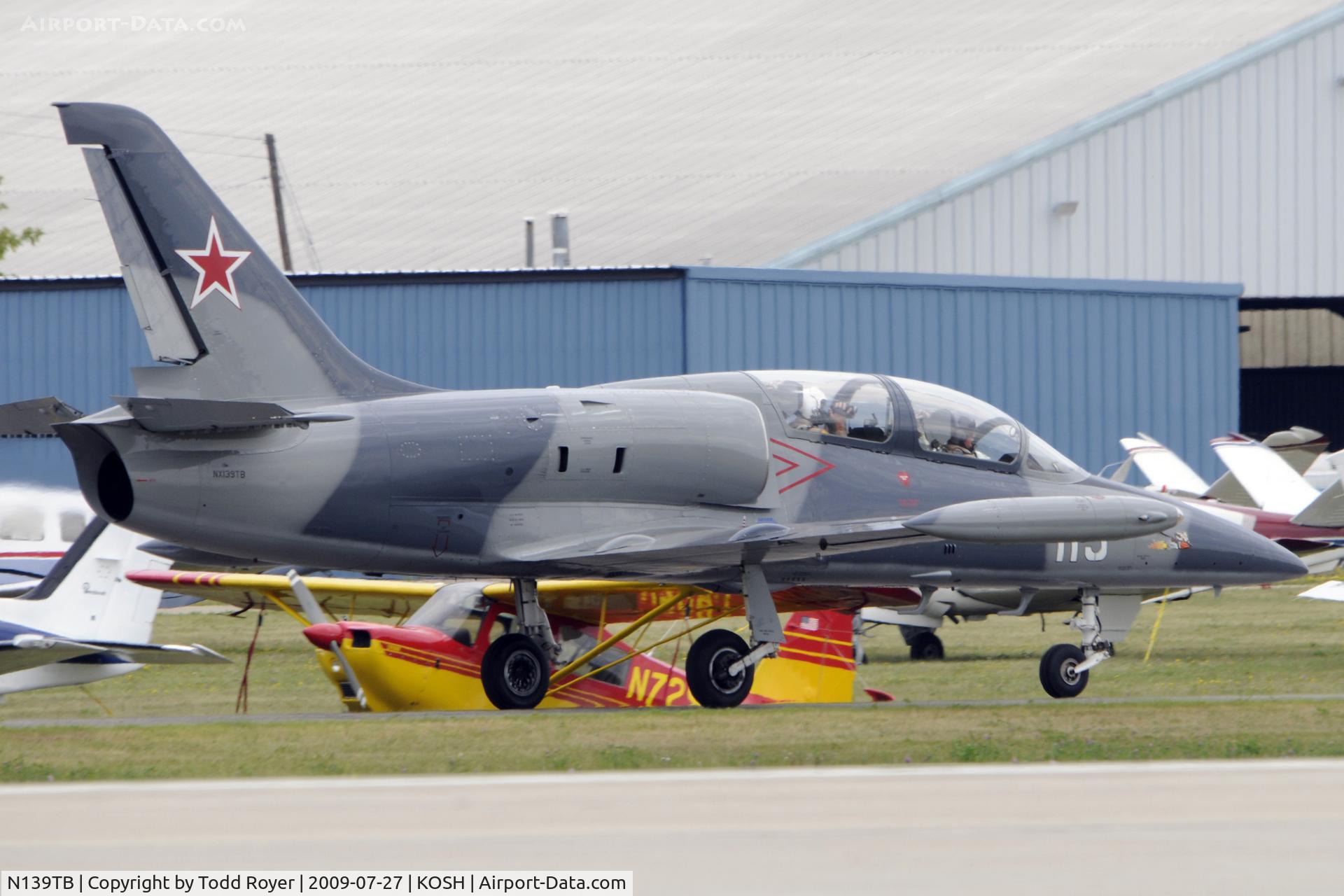 N139TB, 1984 Aero L-39 Albatros C/N 432919, Taxi to parking