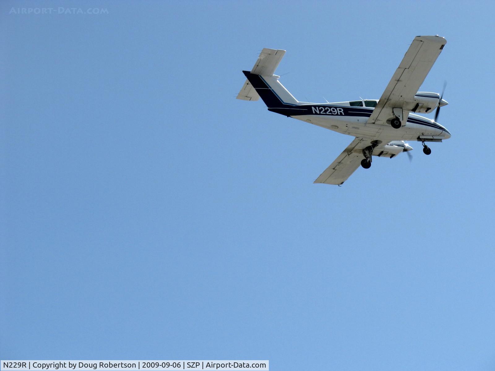 N229R, Beech 76 Duchess C/N ME-223, 1979 Beech 76 DUCHESS, two Lycoming O&VO-360 180 Hp each, high speed low level pass