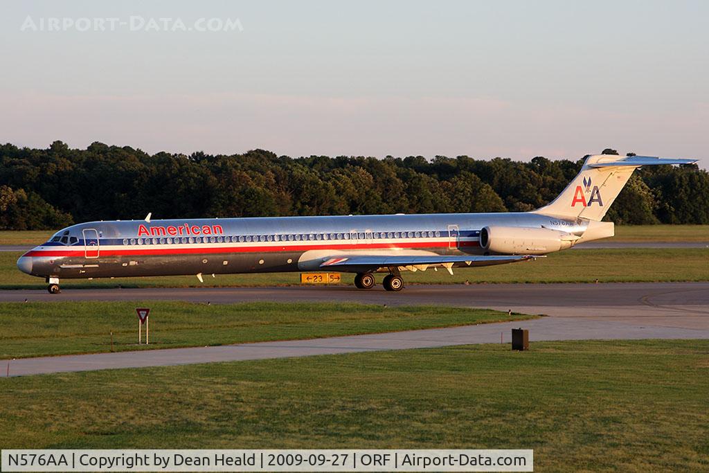 N576AA, 1991 McDonnell Douglas MD-82 (DC-9-82) C/N 53153, American Airlines N576AA (FLT AAL1187) taxiing to RWY 23 for departure to Dallas/Fort Worth Int'l (KDFW).