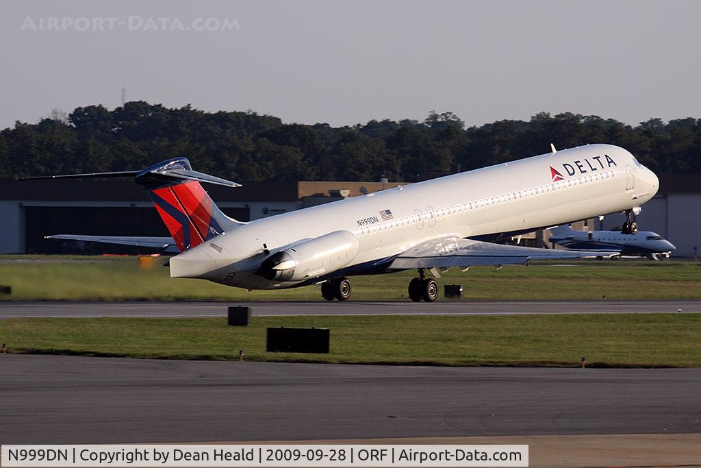 N999DN, 1992 McDonnell Douglas MD-88 C/N 53371, Imagine that, N999DN here at KORF two days in a row.  I was hoping for another MD-88 in new colors.  Delta Air Lines N999DN (FLT DAL1729) climbing out from RWY 23 enroute to Hartsfield-Jackson Atlanta Int'l (KATL).