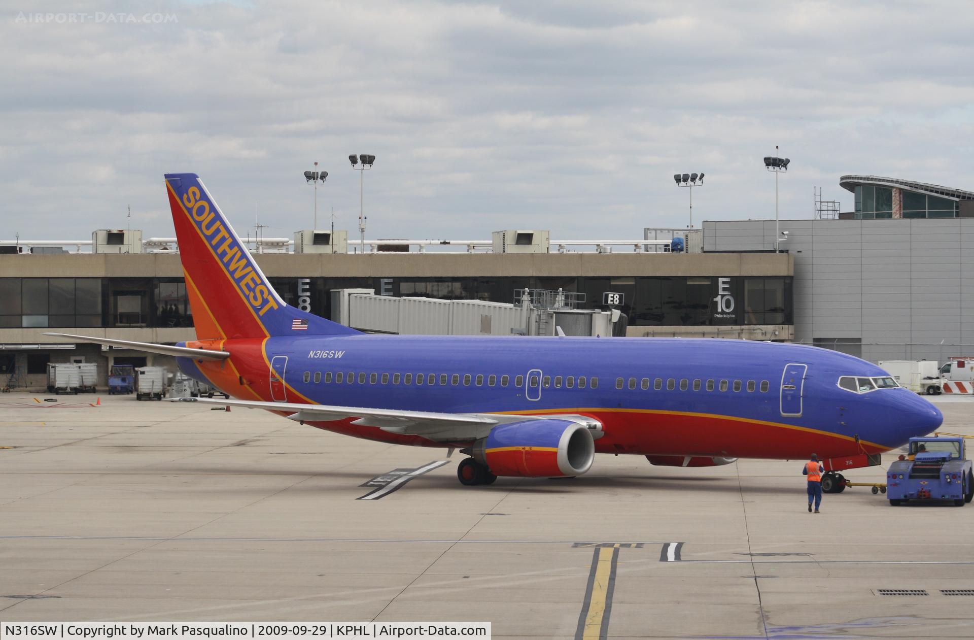 N316SW, 1986 Boeing 737-3H4 C/N 23338, Boeing 737-300