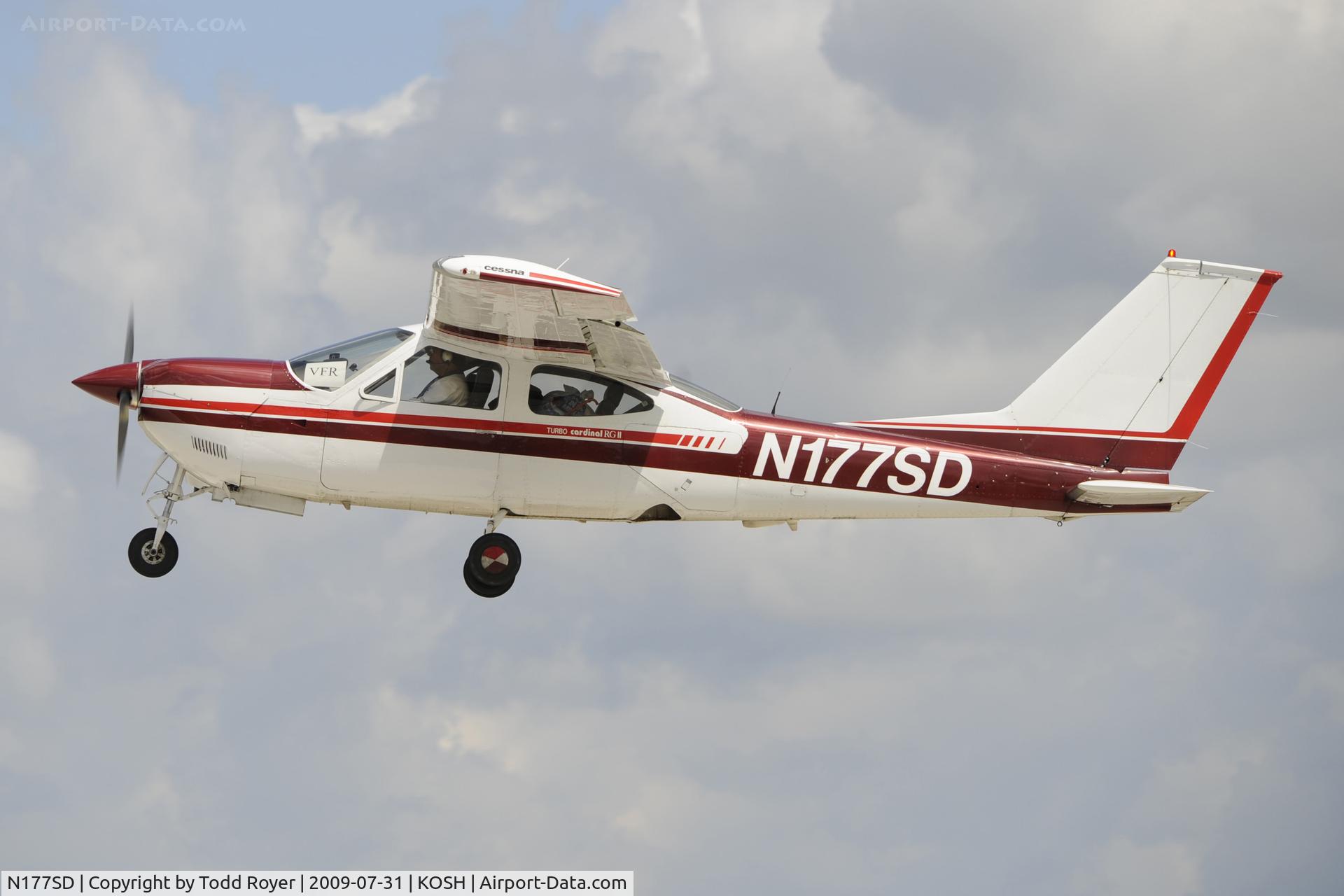 N177SD, 1976 Cessna 177RG Cardinal C/N 177RG0997, Departing OSH on 27