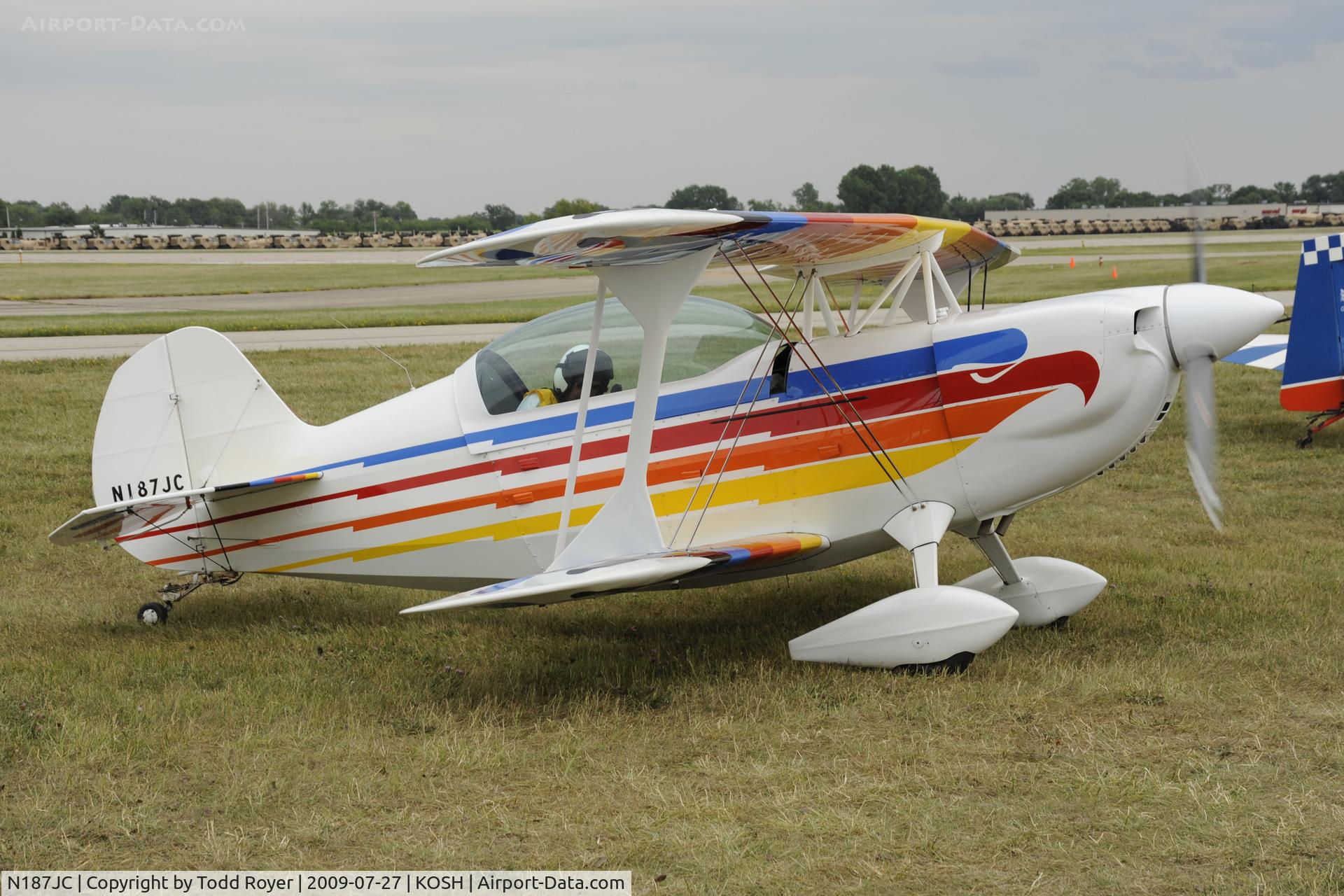 N187JC, 1988 Christen Eagle II C/N 0001 (N187JC), Taxi to parking