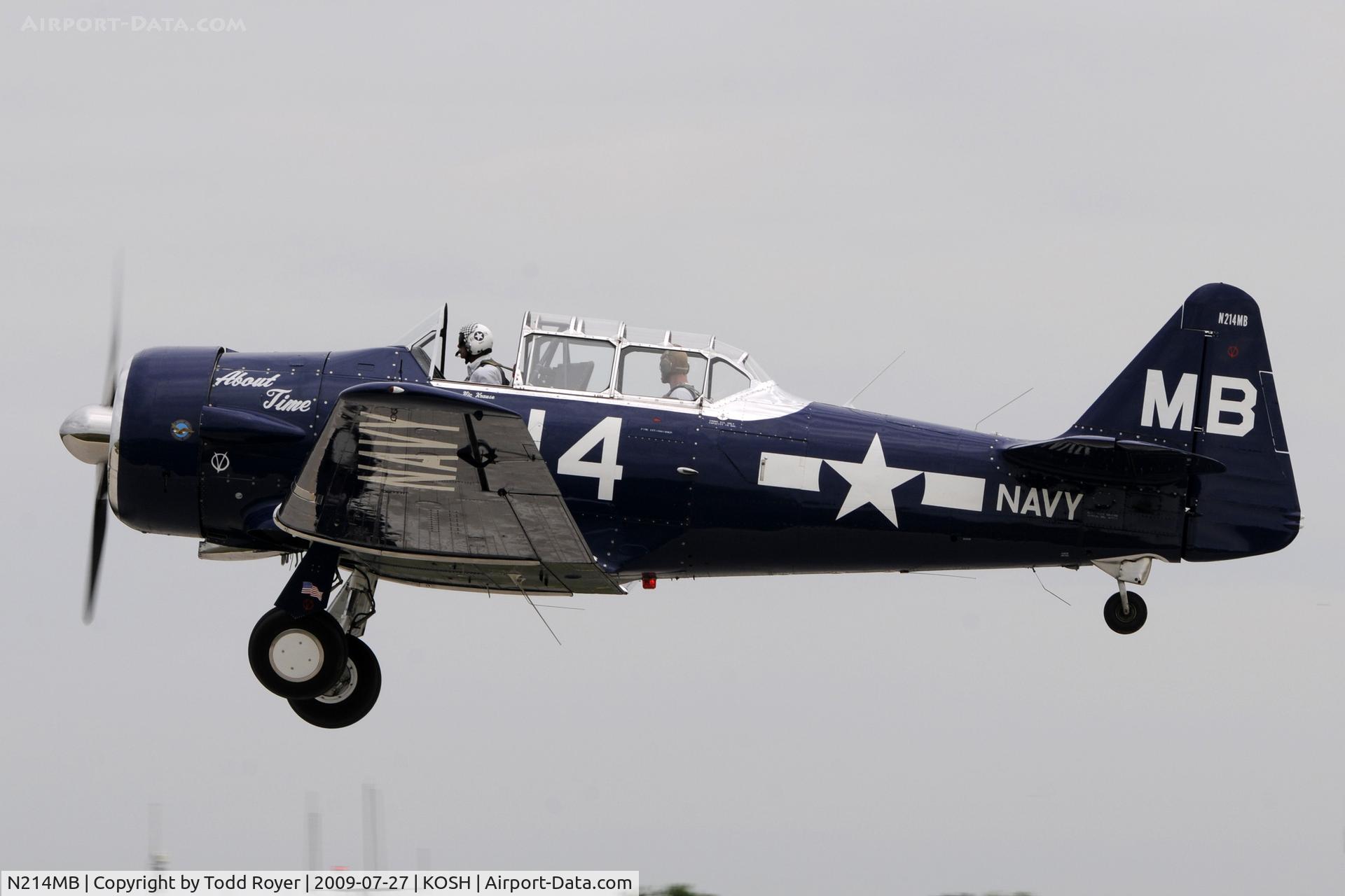 N214MB, North American SNJ-5B Texan C/N 43732, Departing OSH on 27