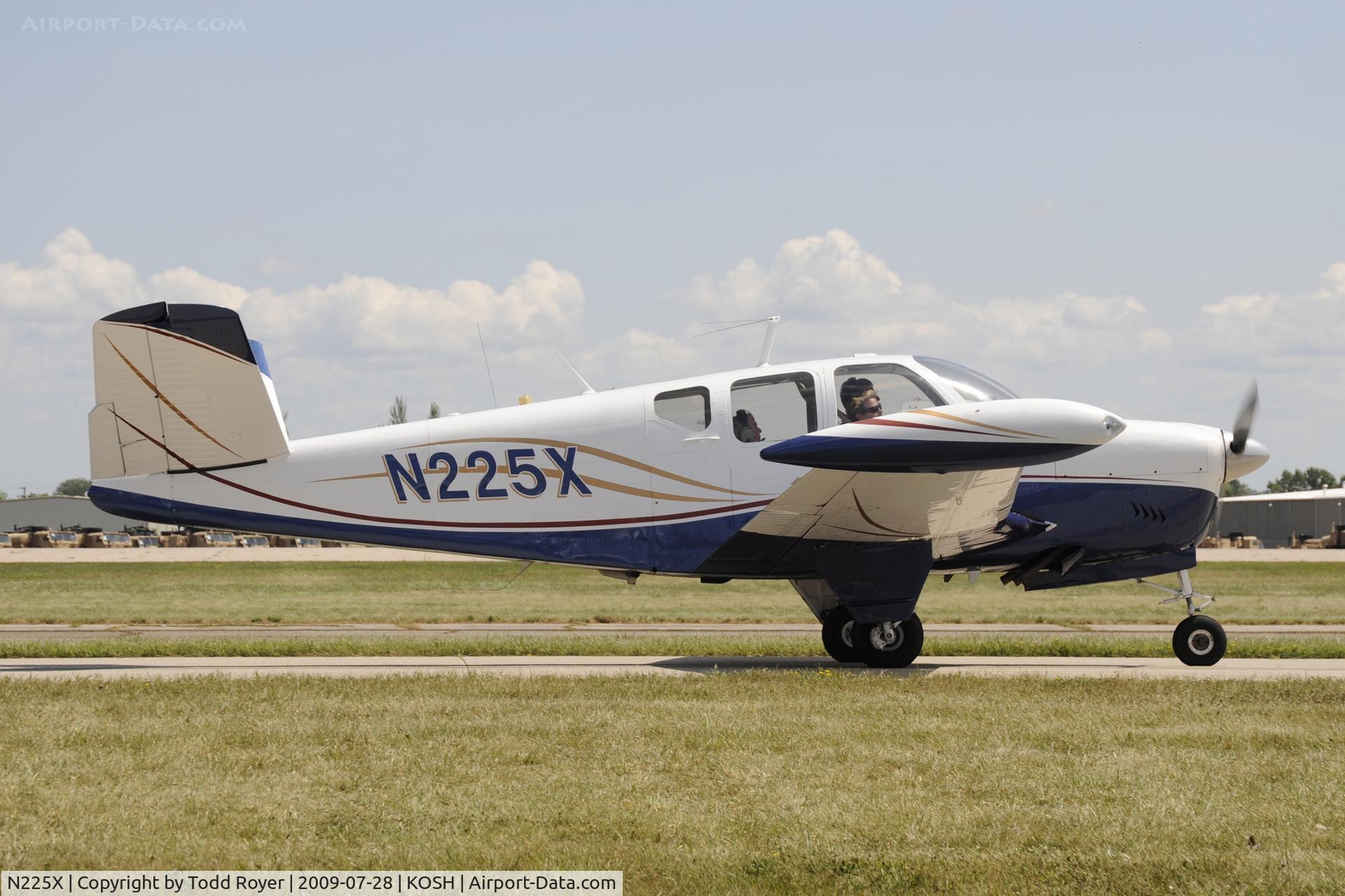 N225X, 1957 Beech H35 Bonanza C/N D-5032, Taxi to parking