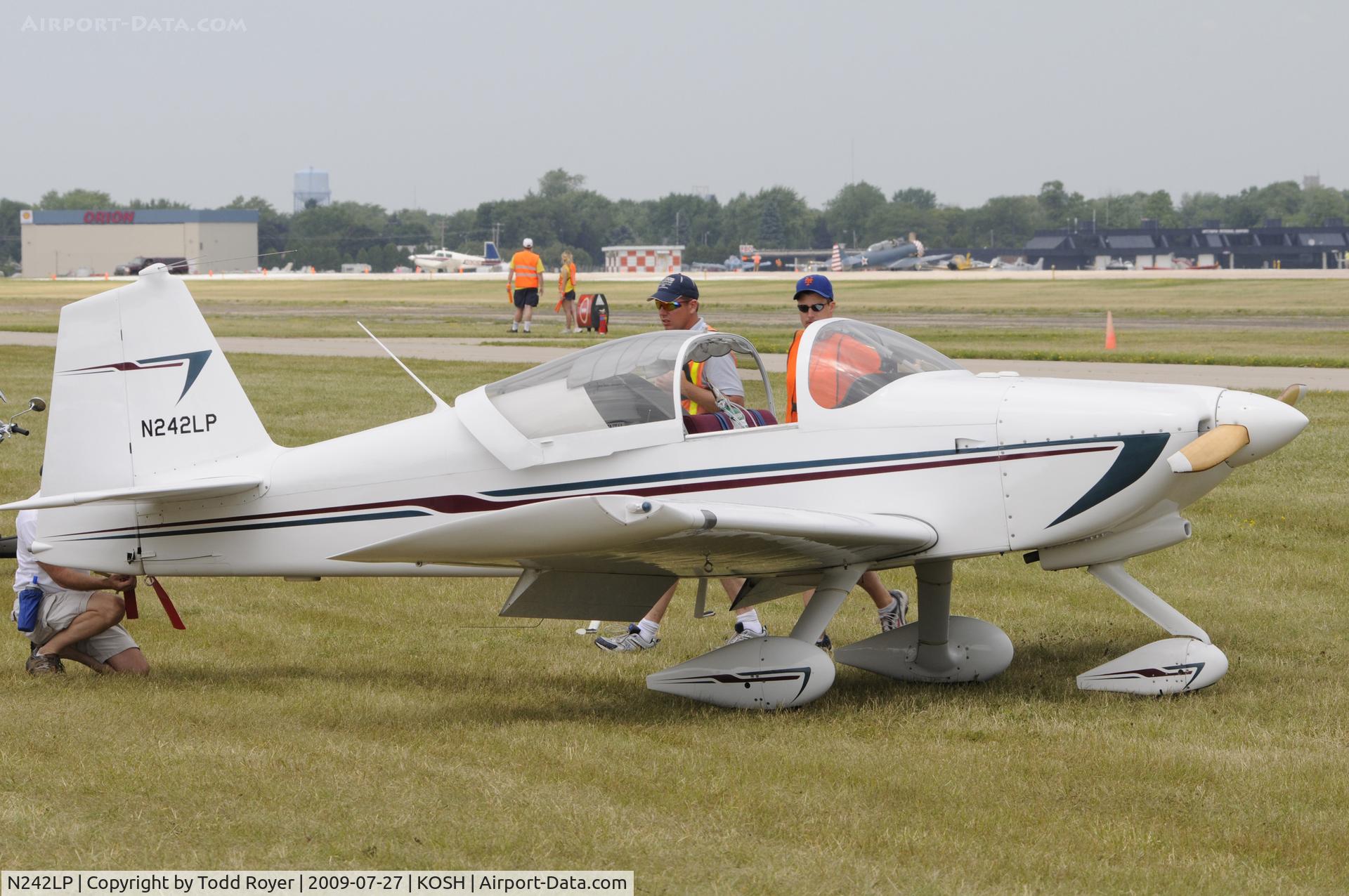 N242LP, 2000 Vans RV-6A C/N 24340, Taxi for departure