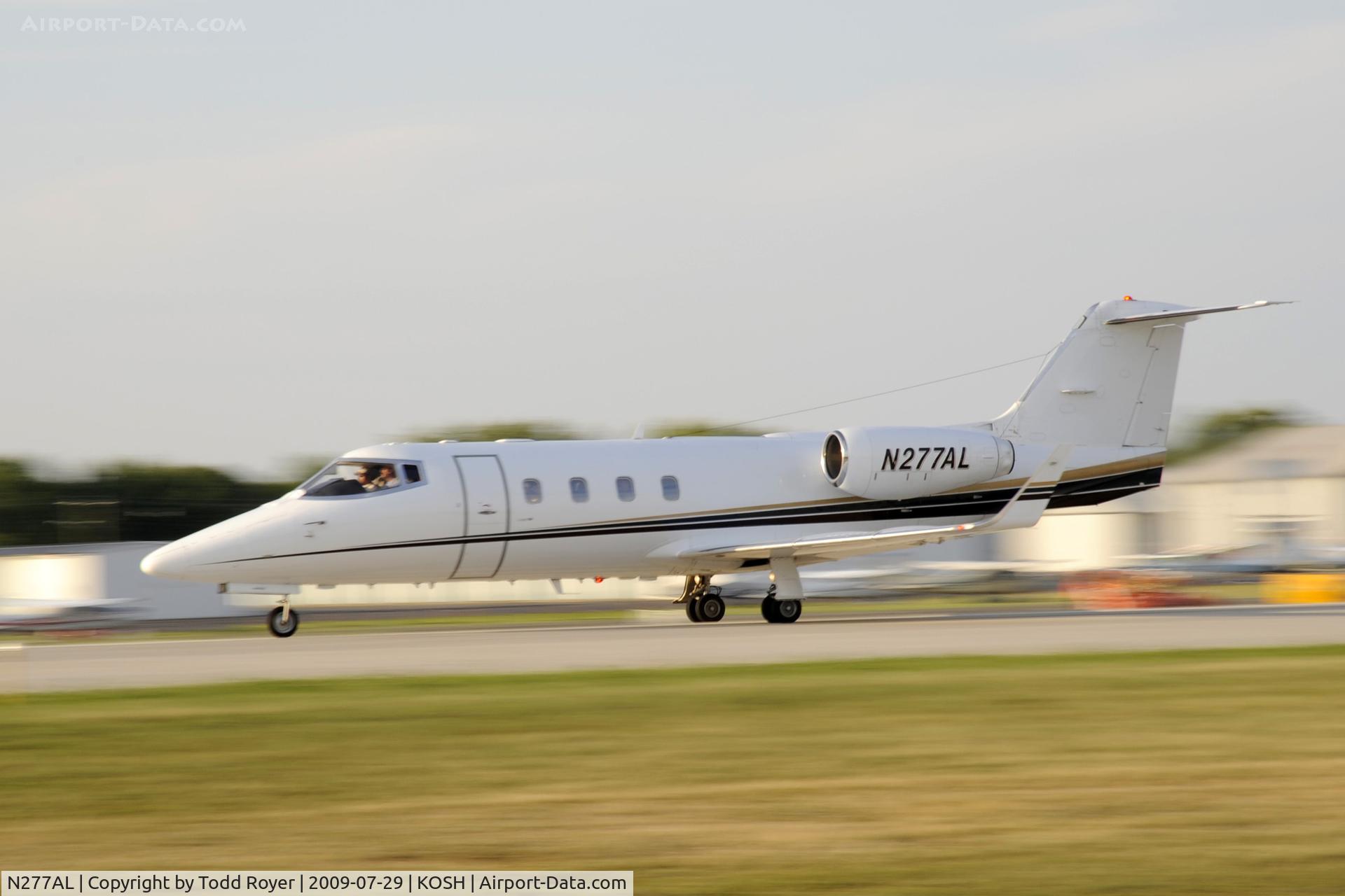 N277AL, 1984 Gates Learjet 55 C/N 104, Departing OSH on 27